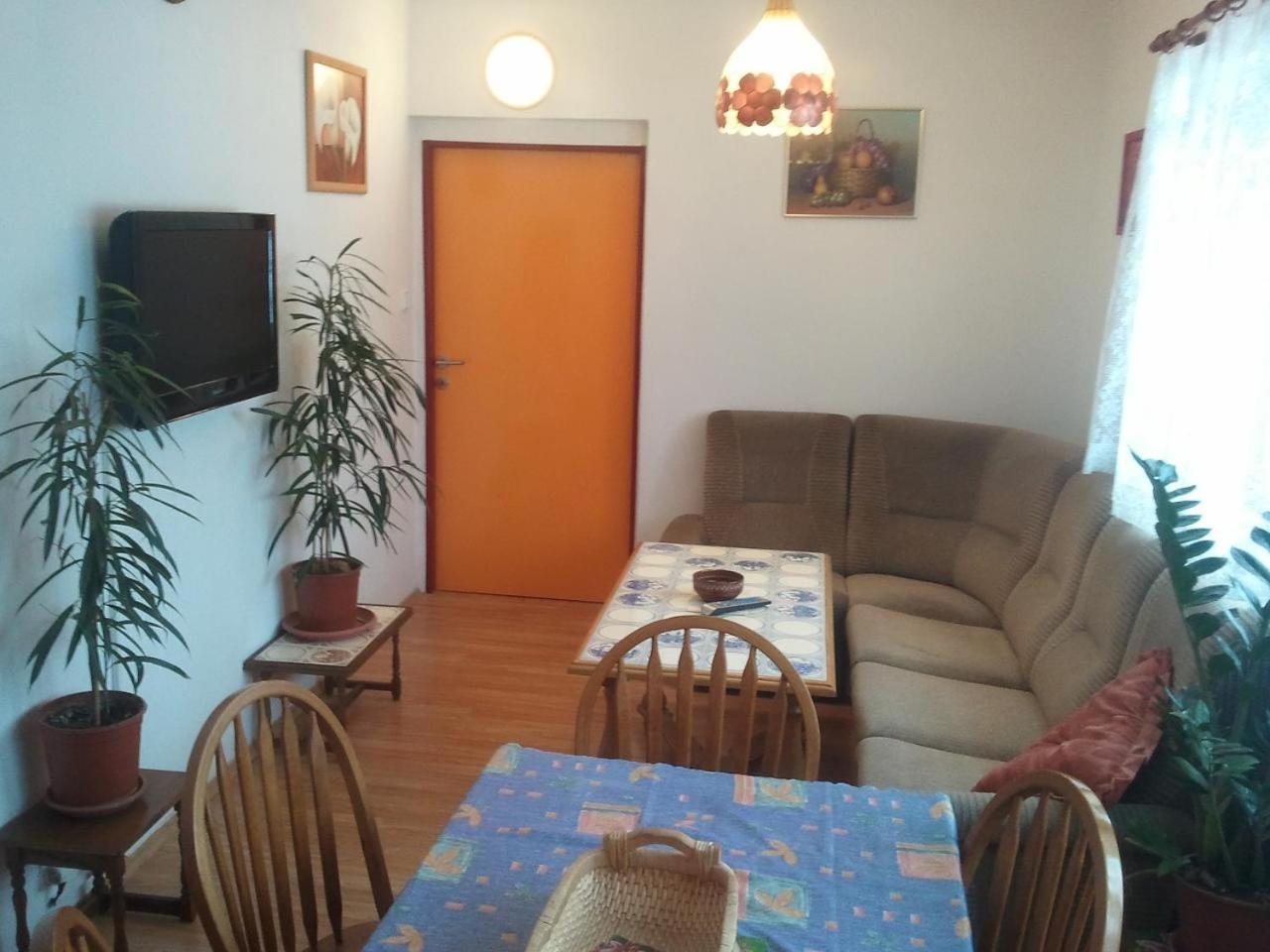 Standard Single Room with Shared Bathroom photo 1