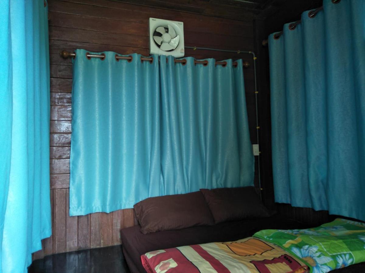 Bungalow with Share Bathroom ( Fan) - Photo 5