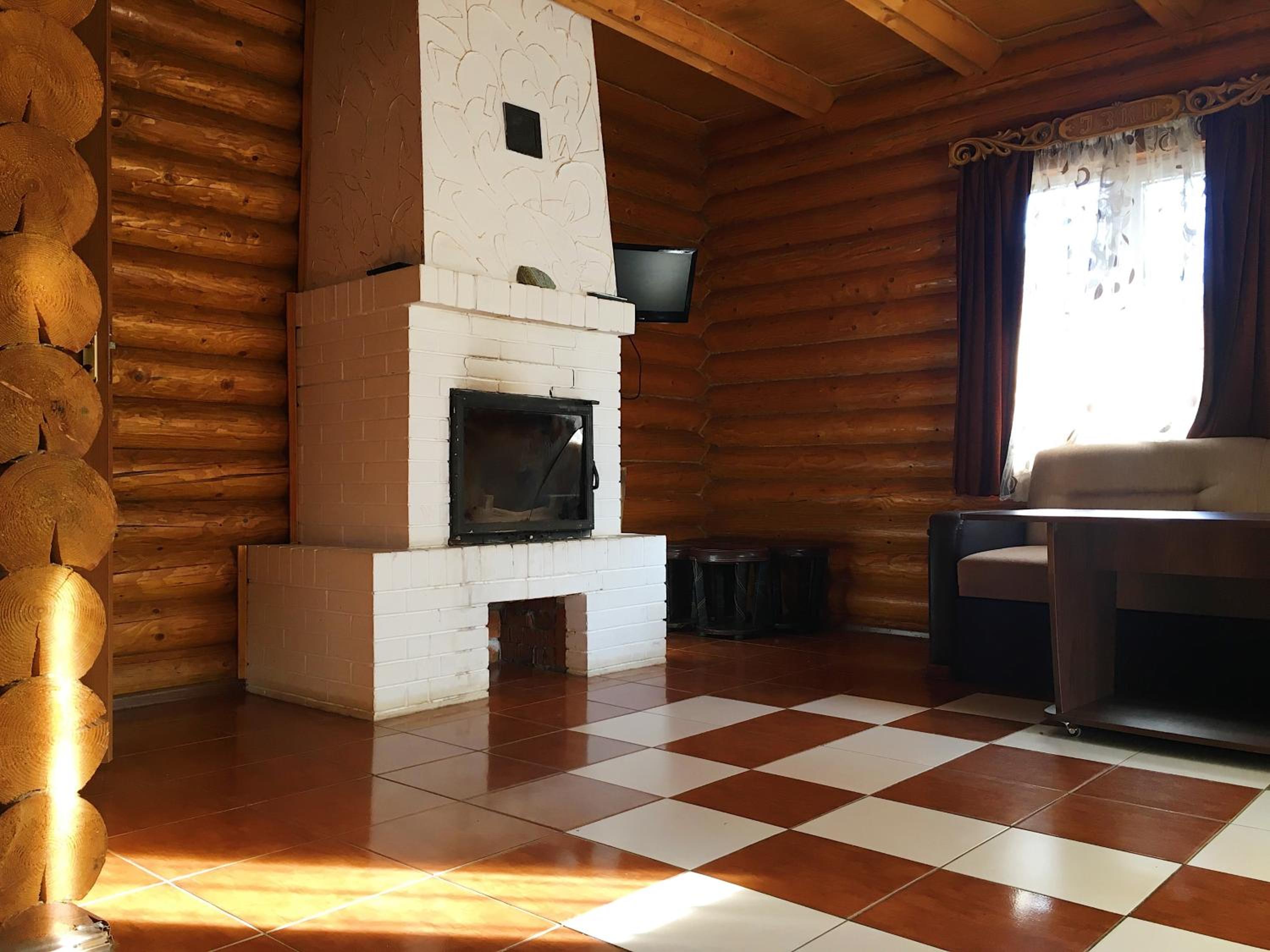 Three-Bedroom House photo 2