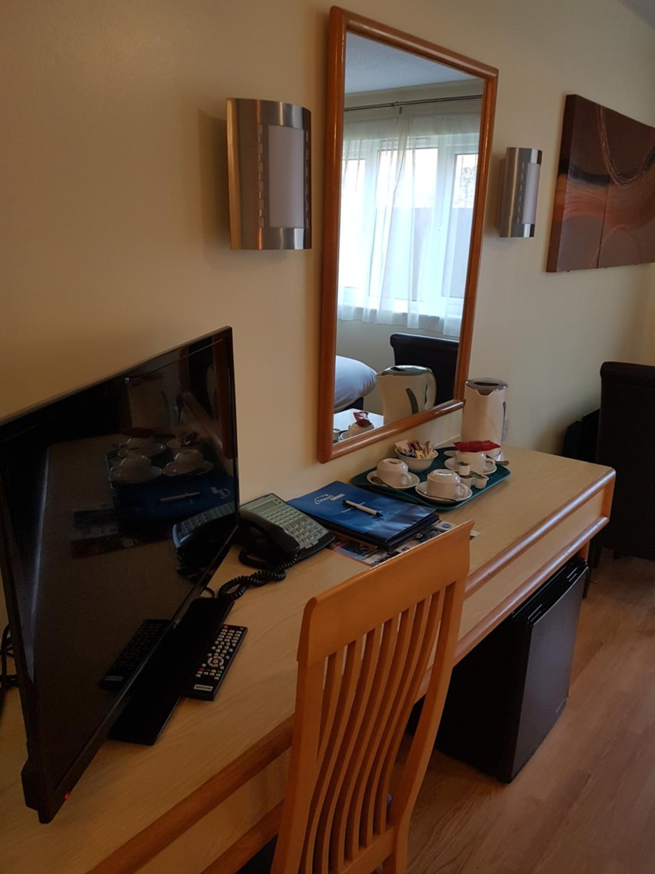 Family Room (2 Adults + 2 Children) - Photo 7