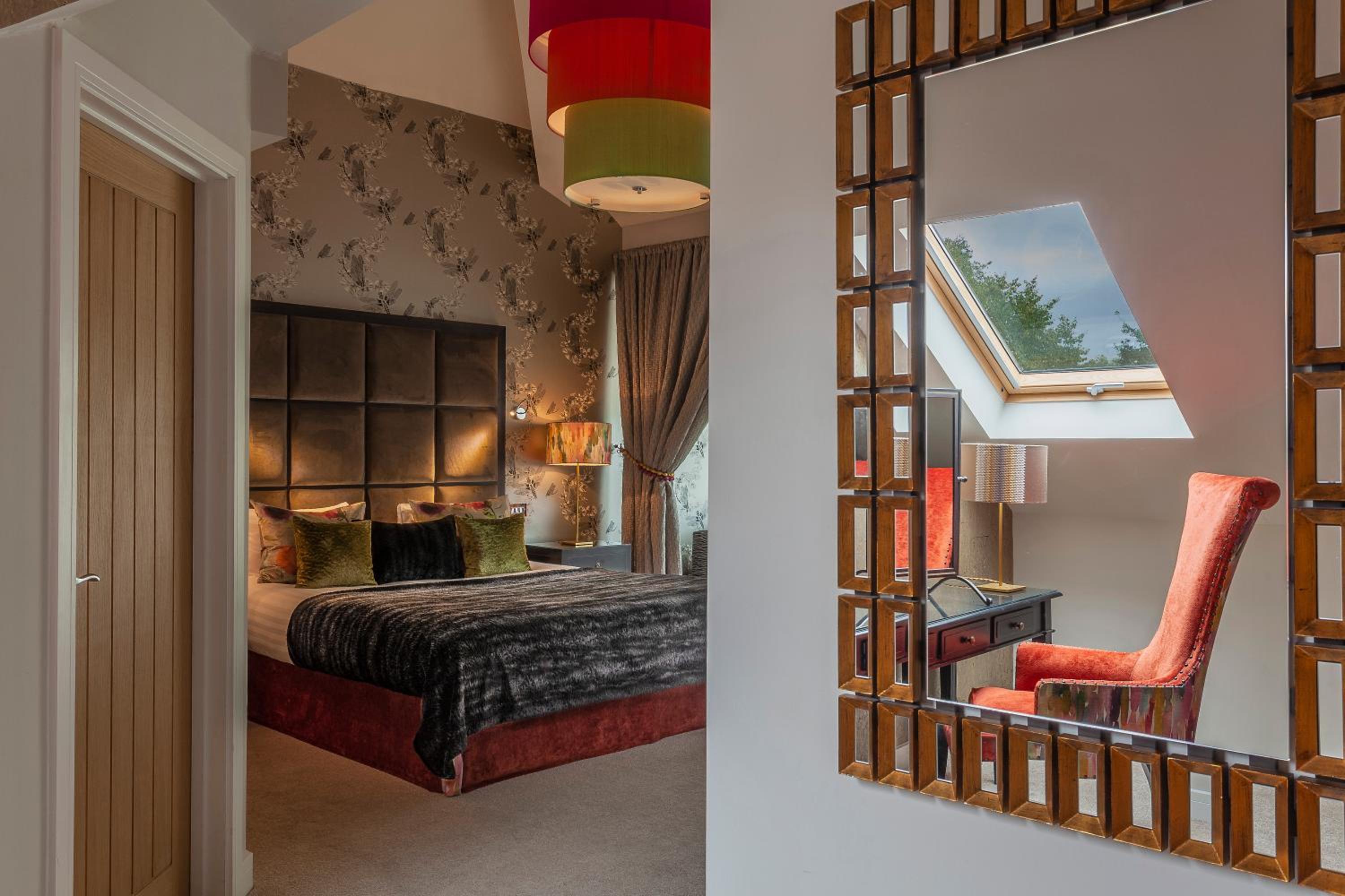 Suite - Photo 18