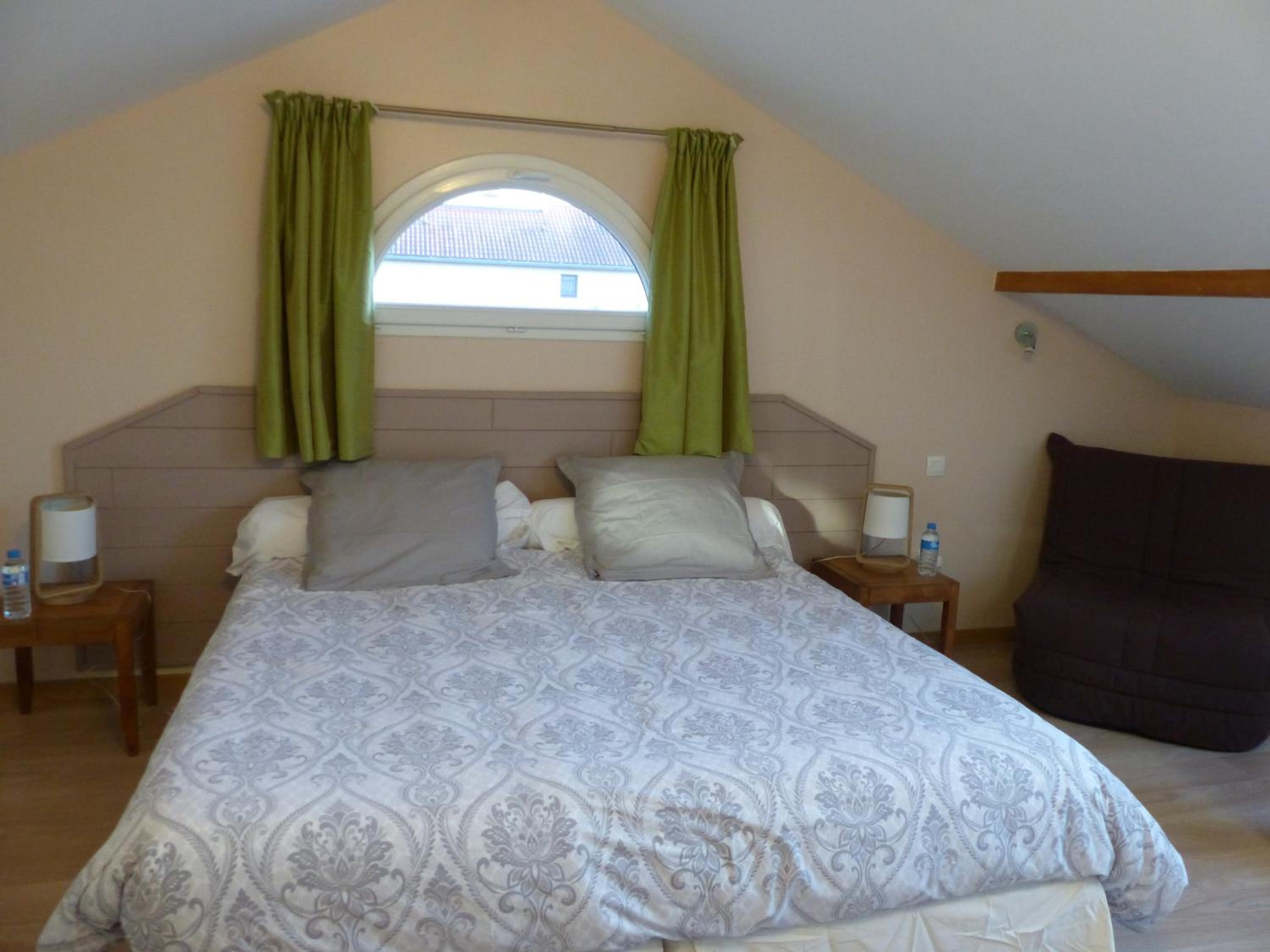 Family Room with Private Bathroom photo 3