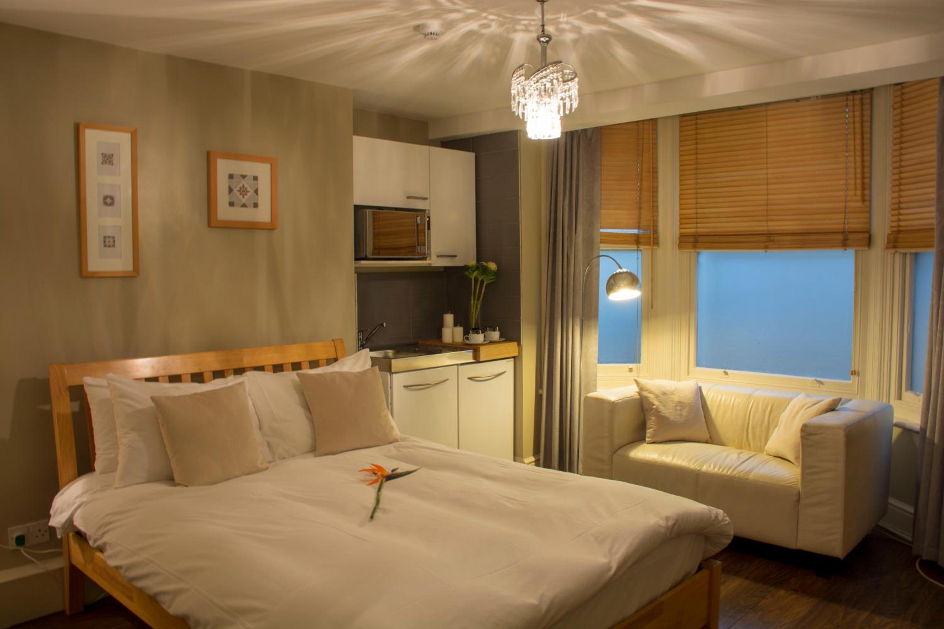 Double Room - Photo 7