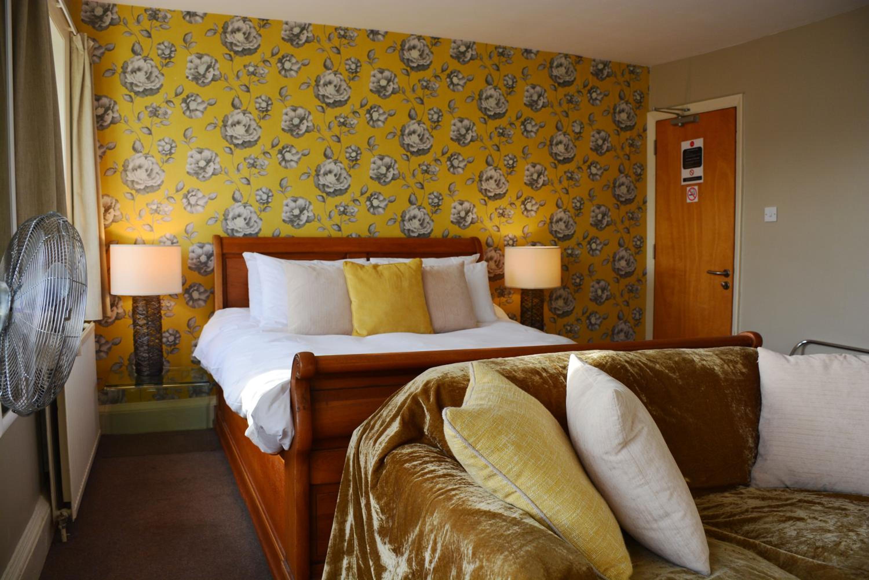 Large Double Room with Partial Sea View - Photo 15