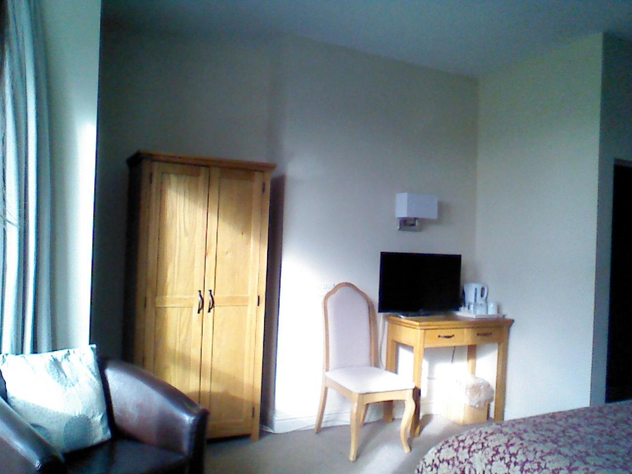 Double Room with Private Bathroom photo 3