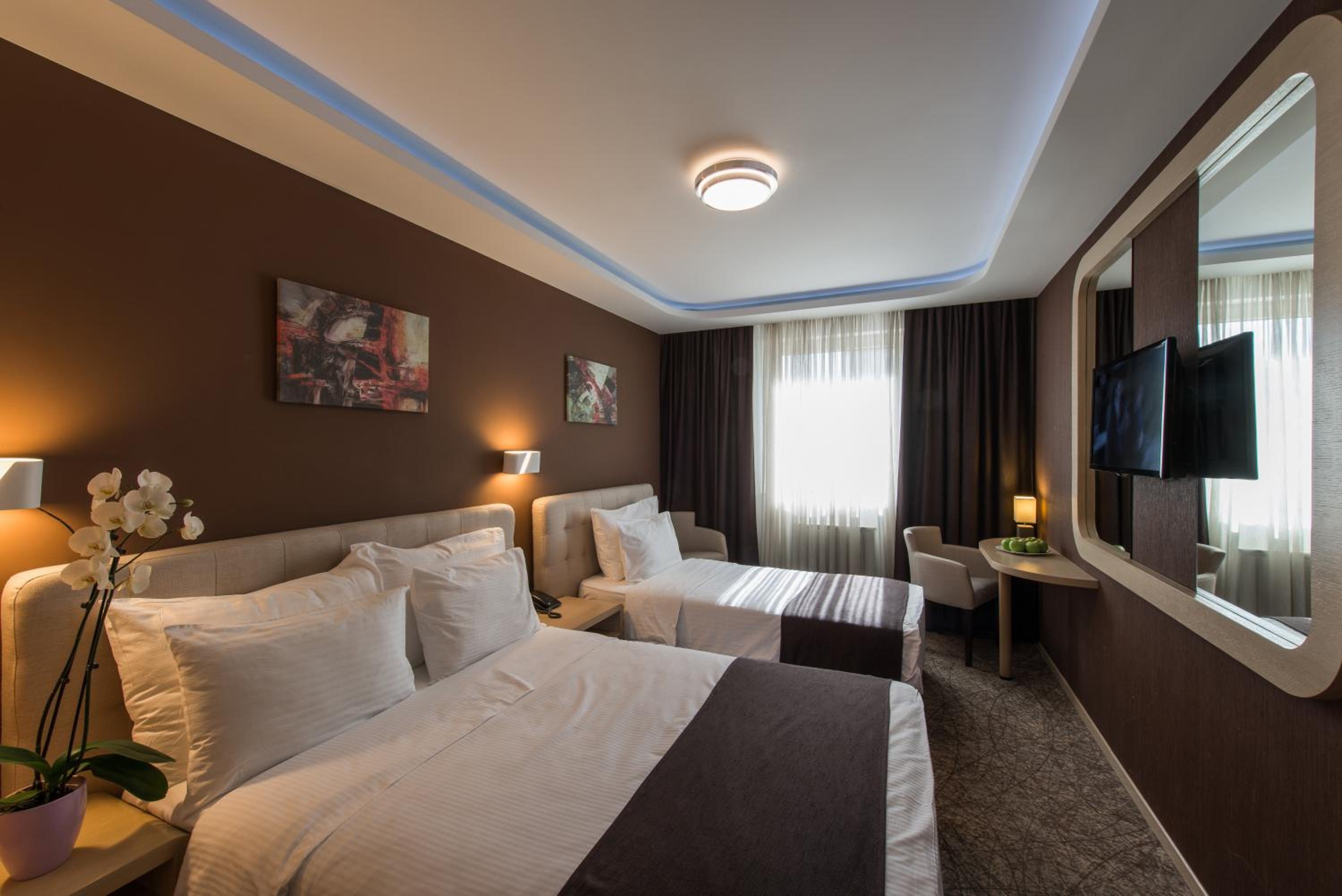 Twin Room - Photo 2