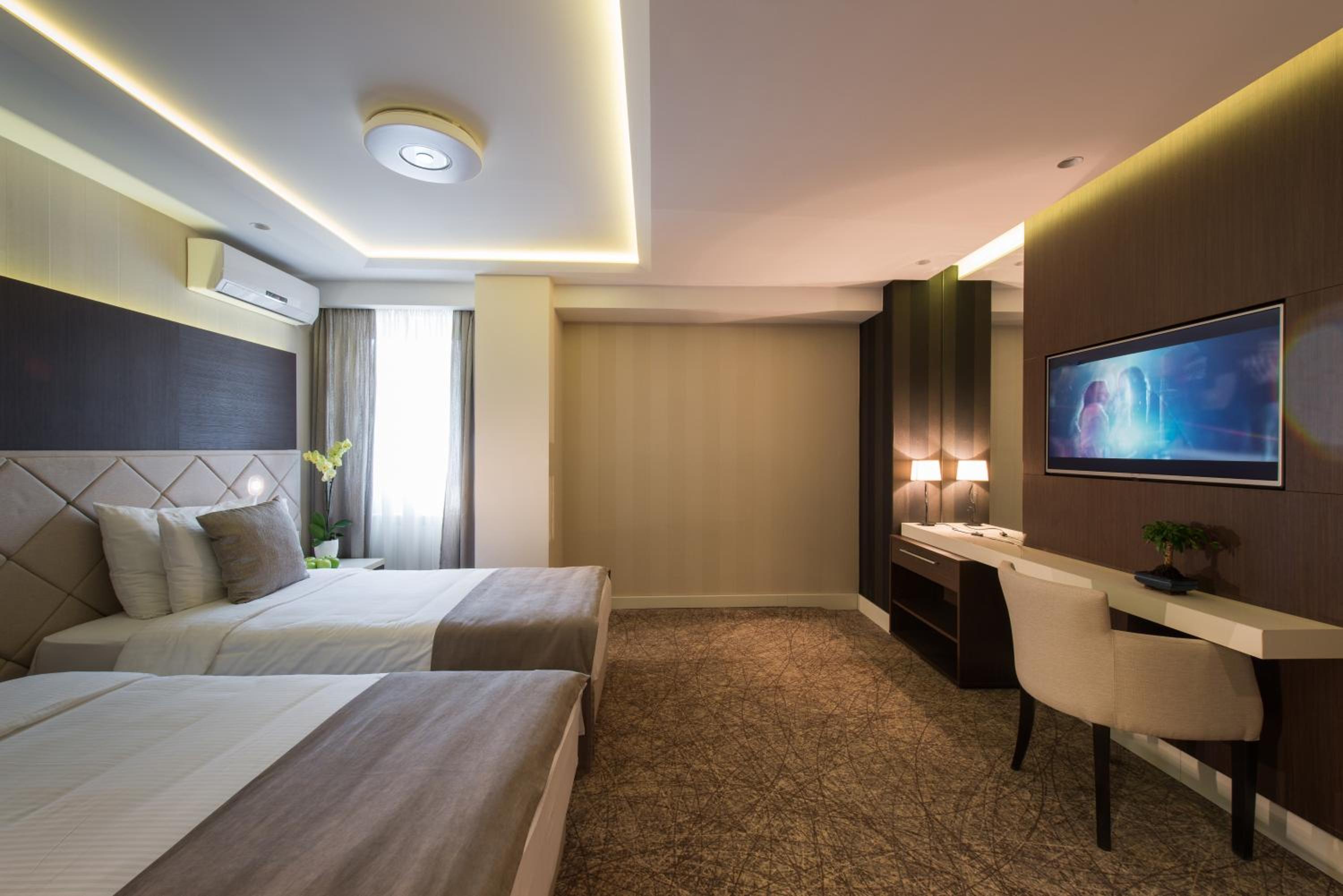 Twin Room - Photo 9