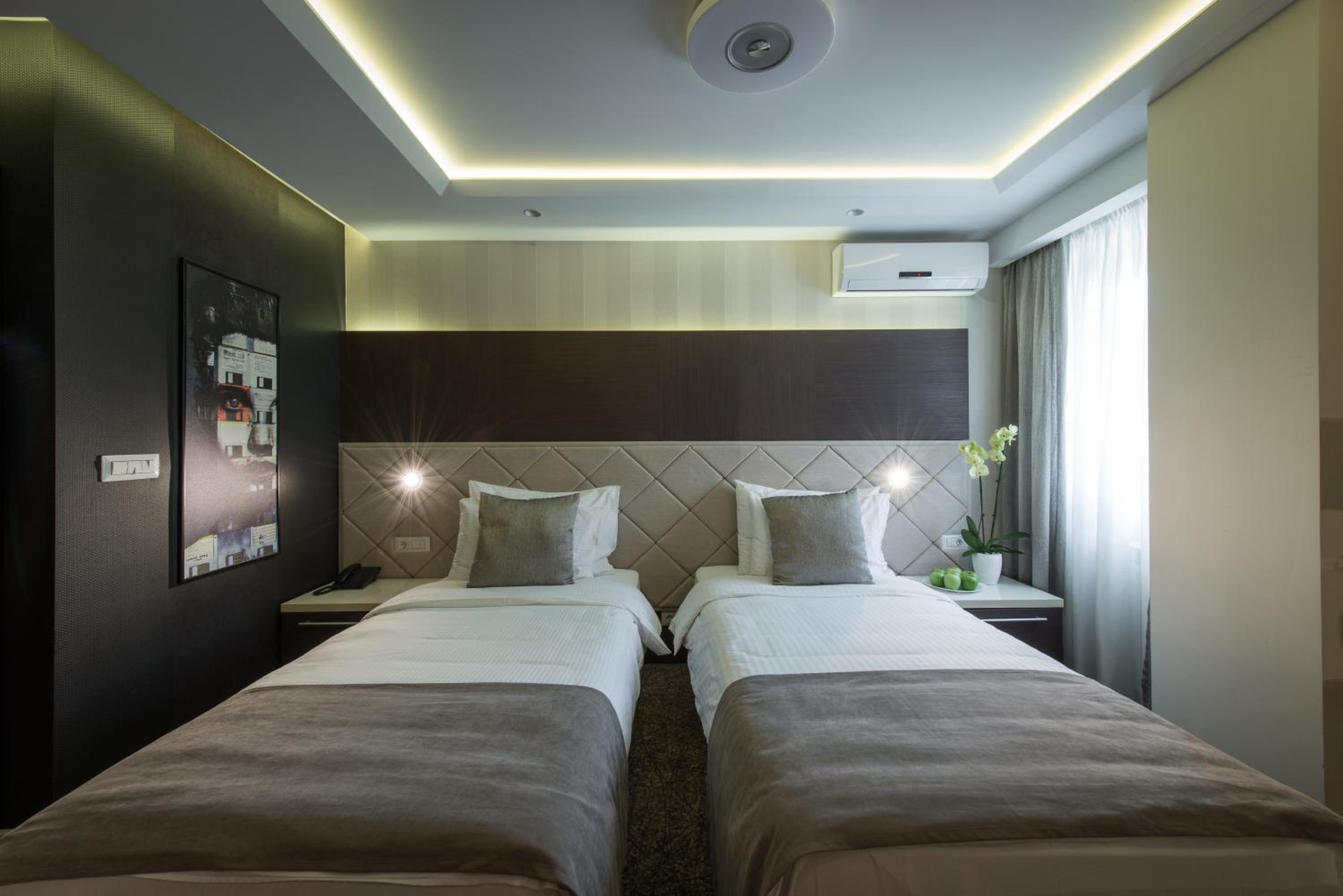 Twin Room - Photo 6