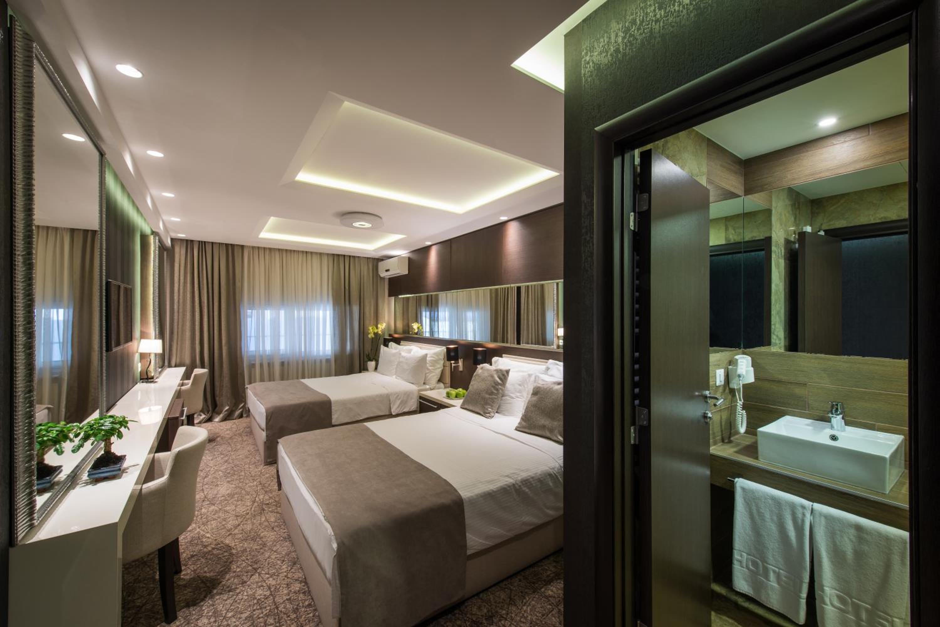 Standard Family Room - Photo 6