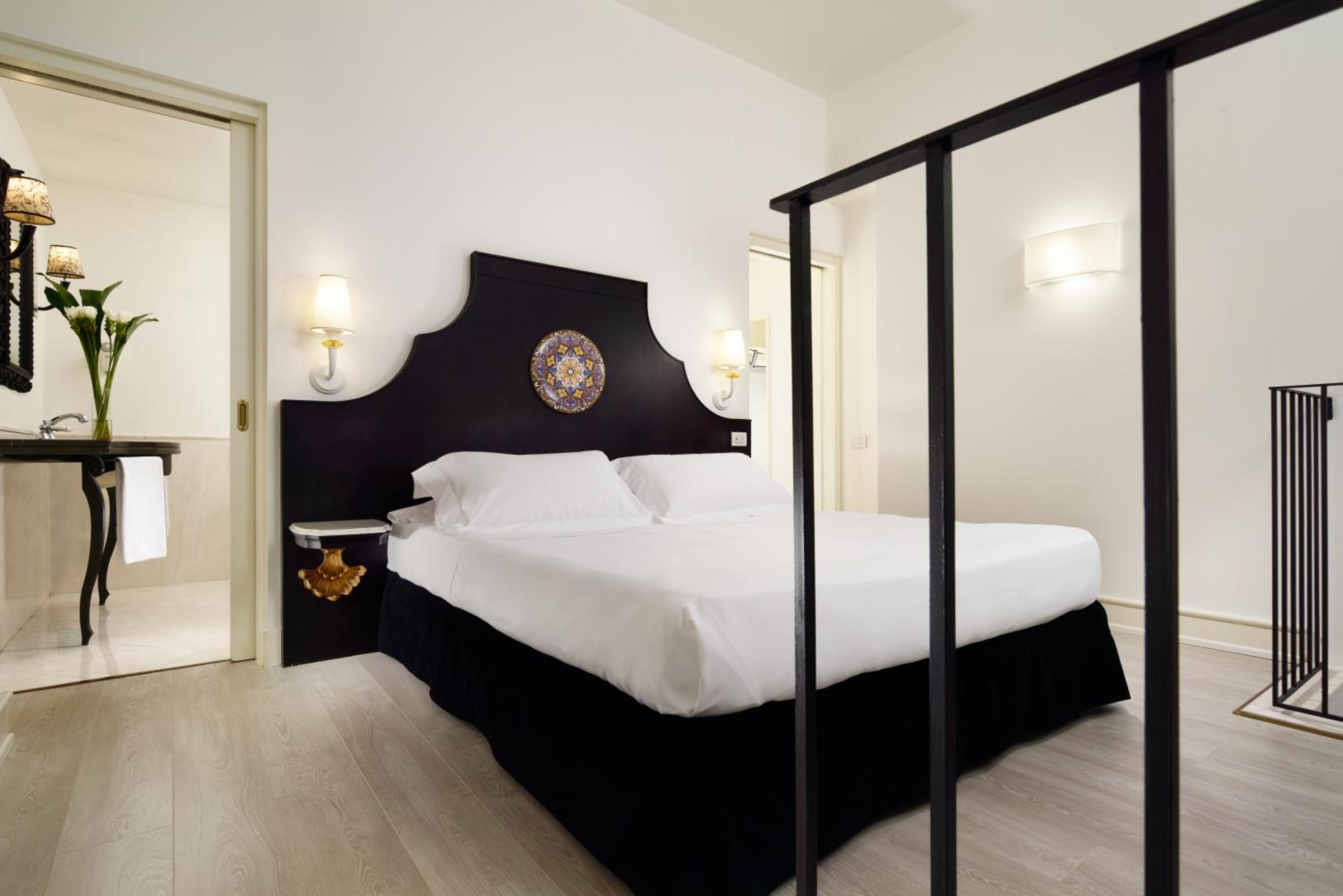 Suite - Photo 2