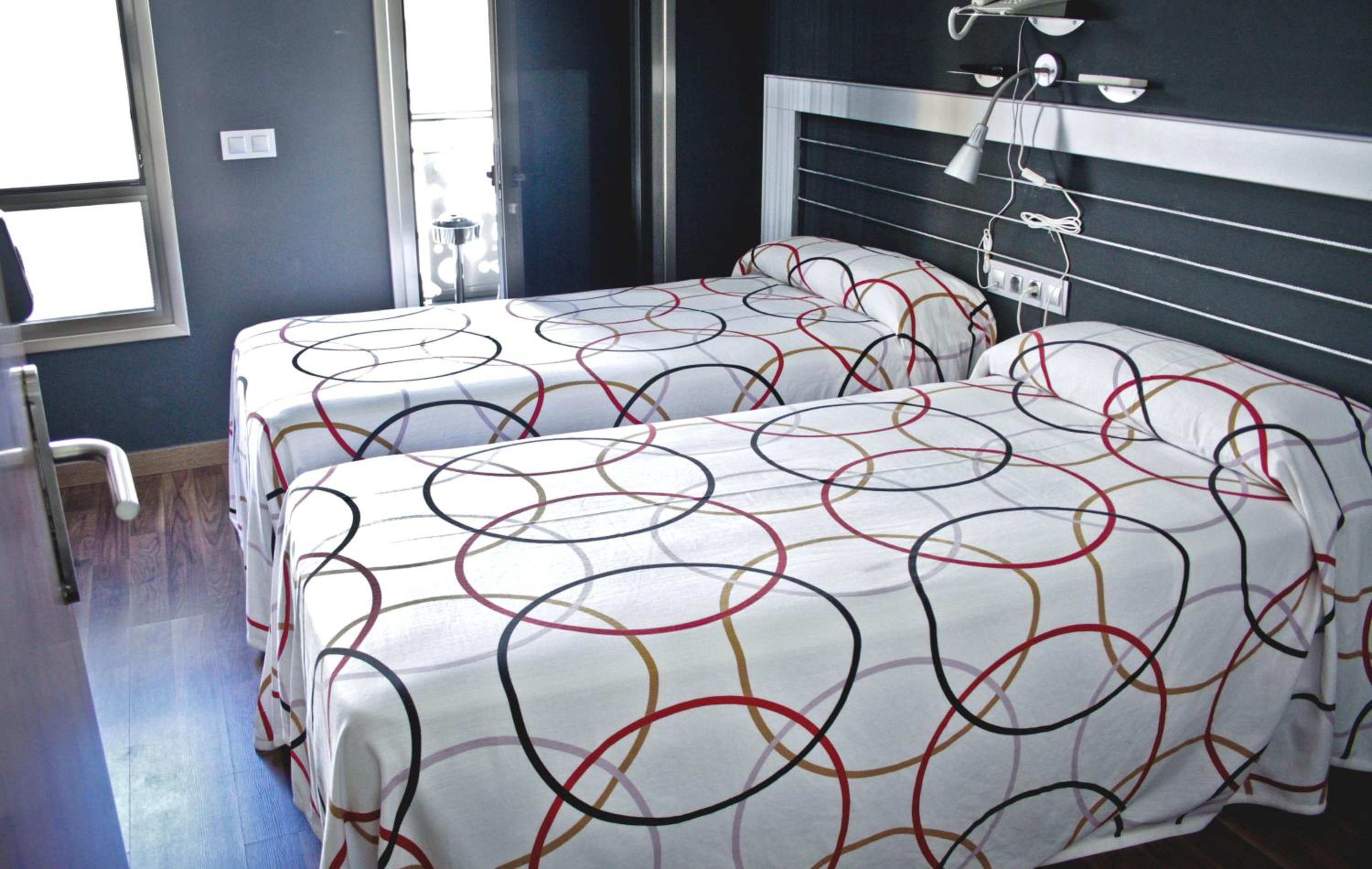 Double or Twin Room - Photo 5