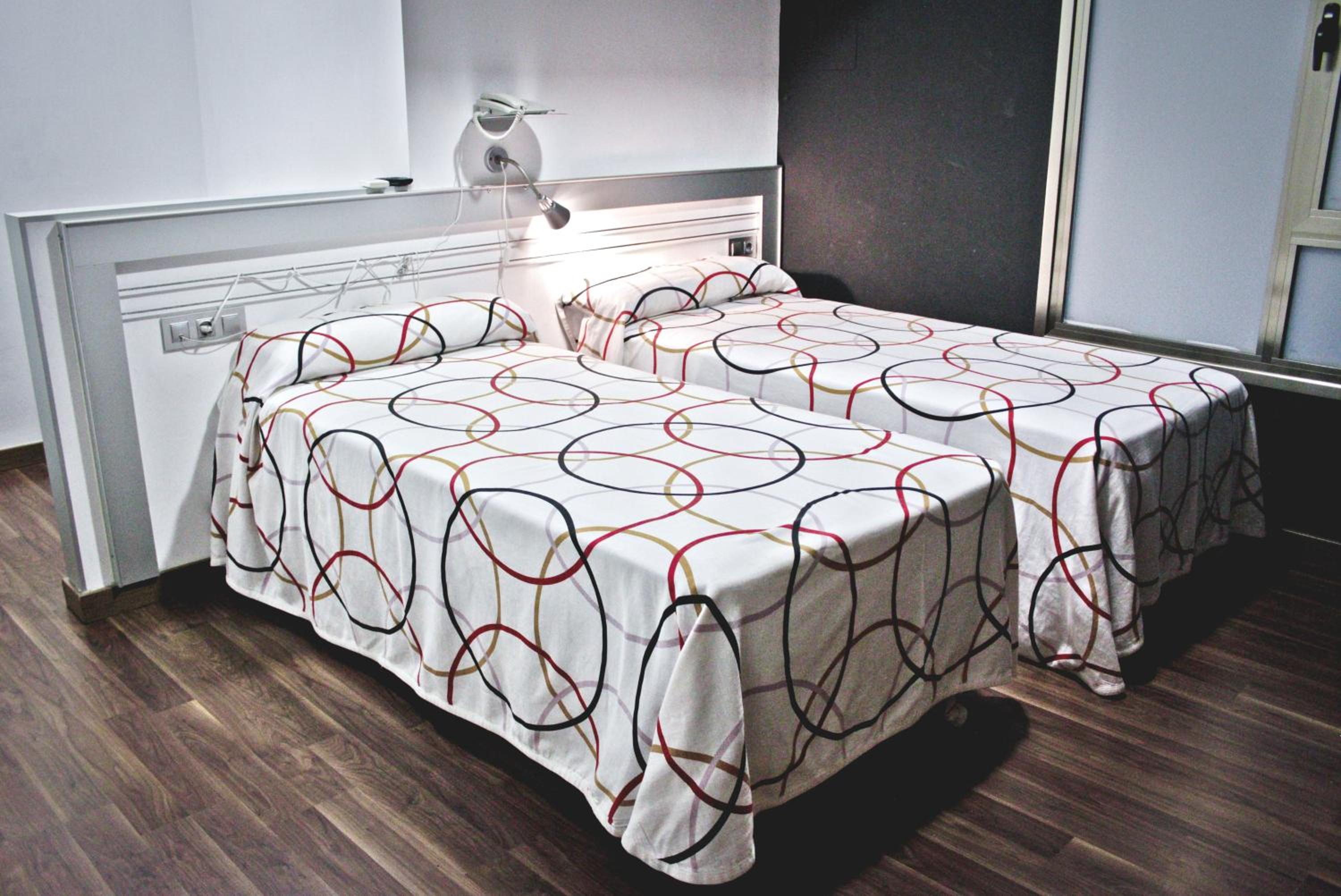Double or Twin Room - Photo 6