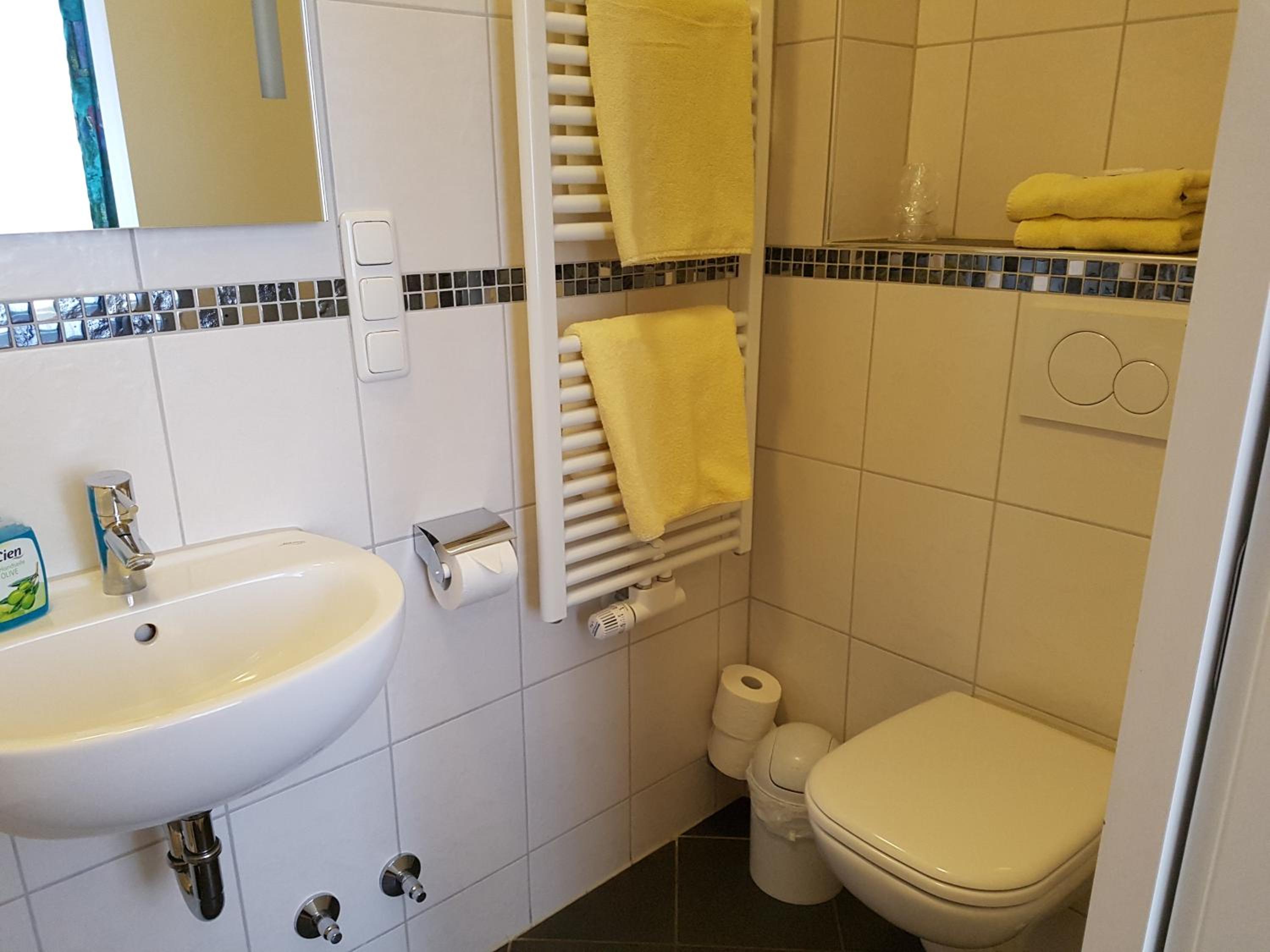 Double Room - Photo 11