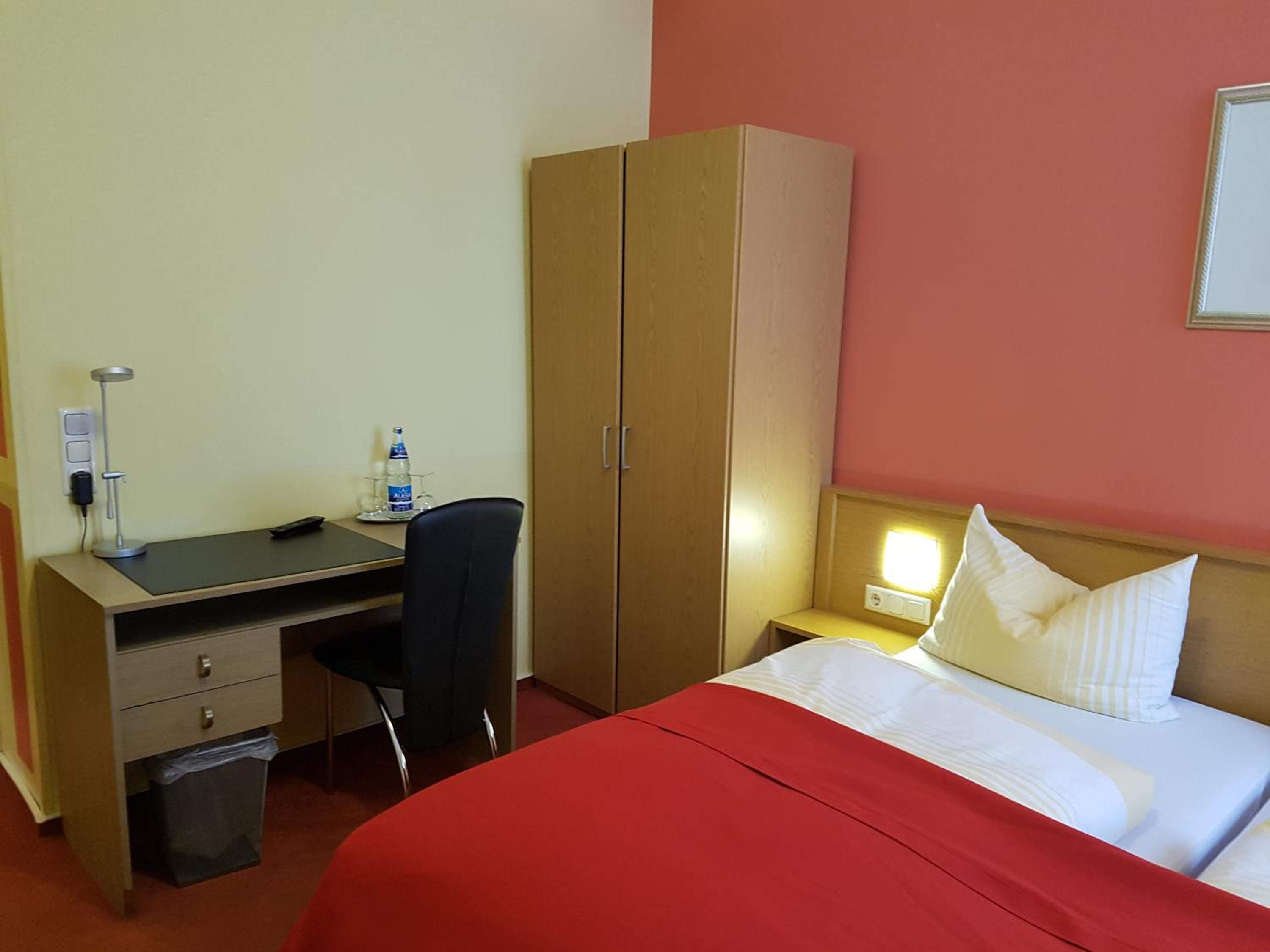 Double Room - Photo 9