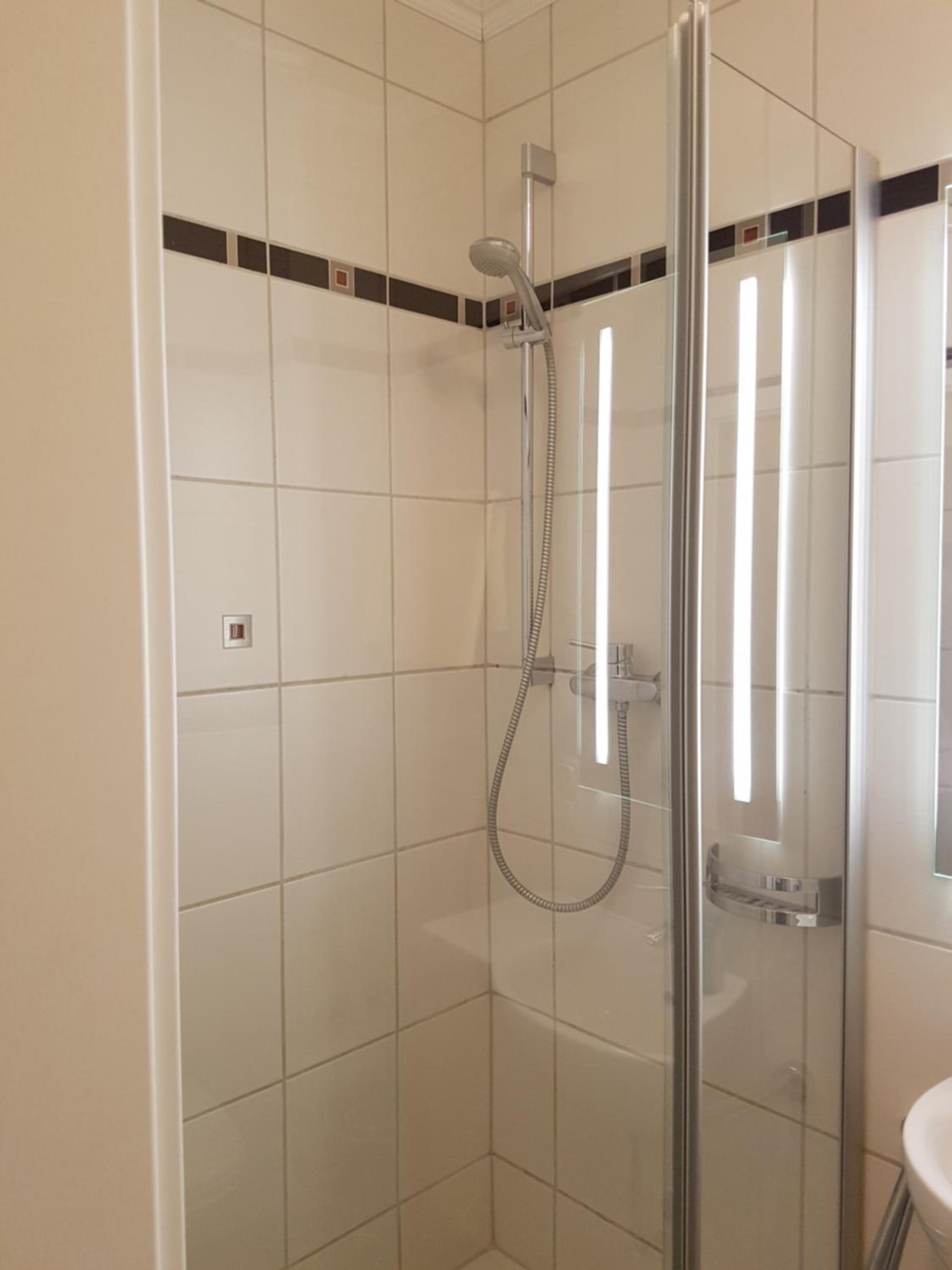 Double Room - Photo 6