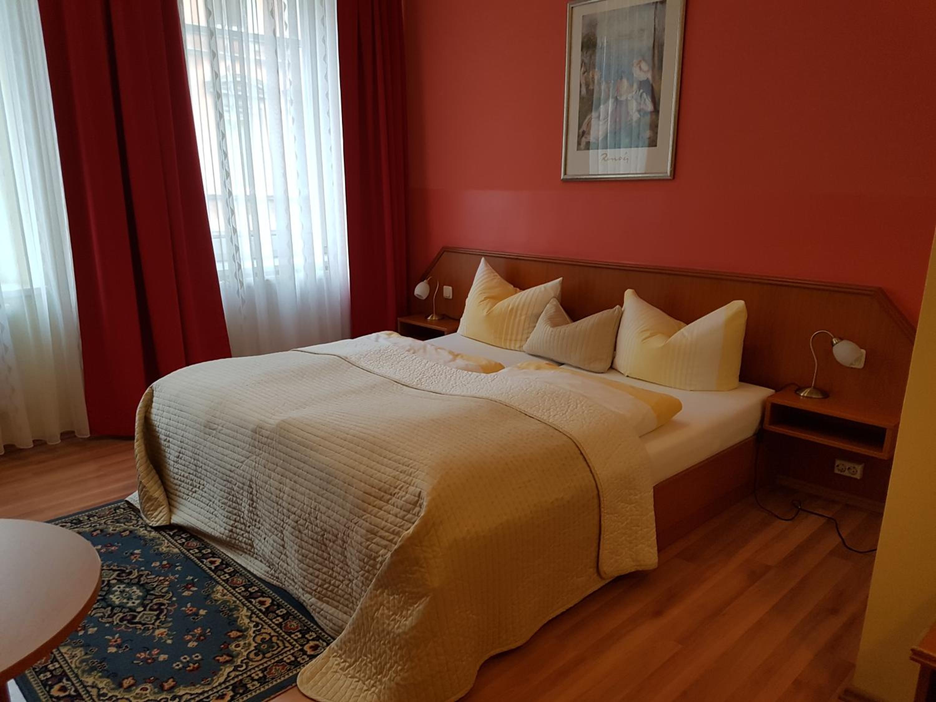 Double Room - Photo 5
