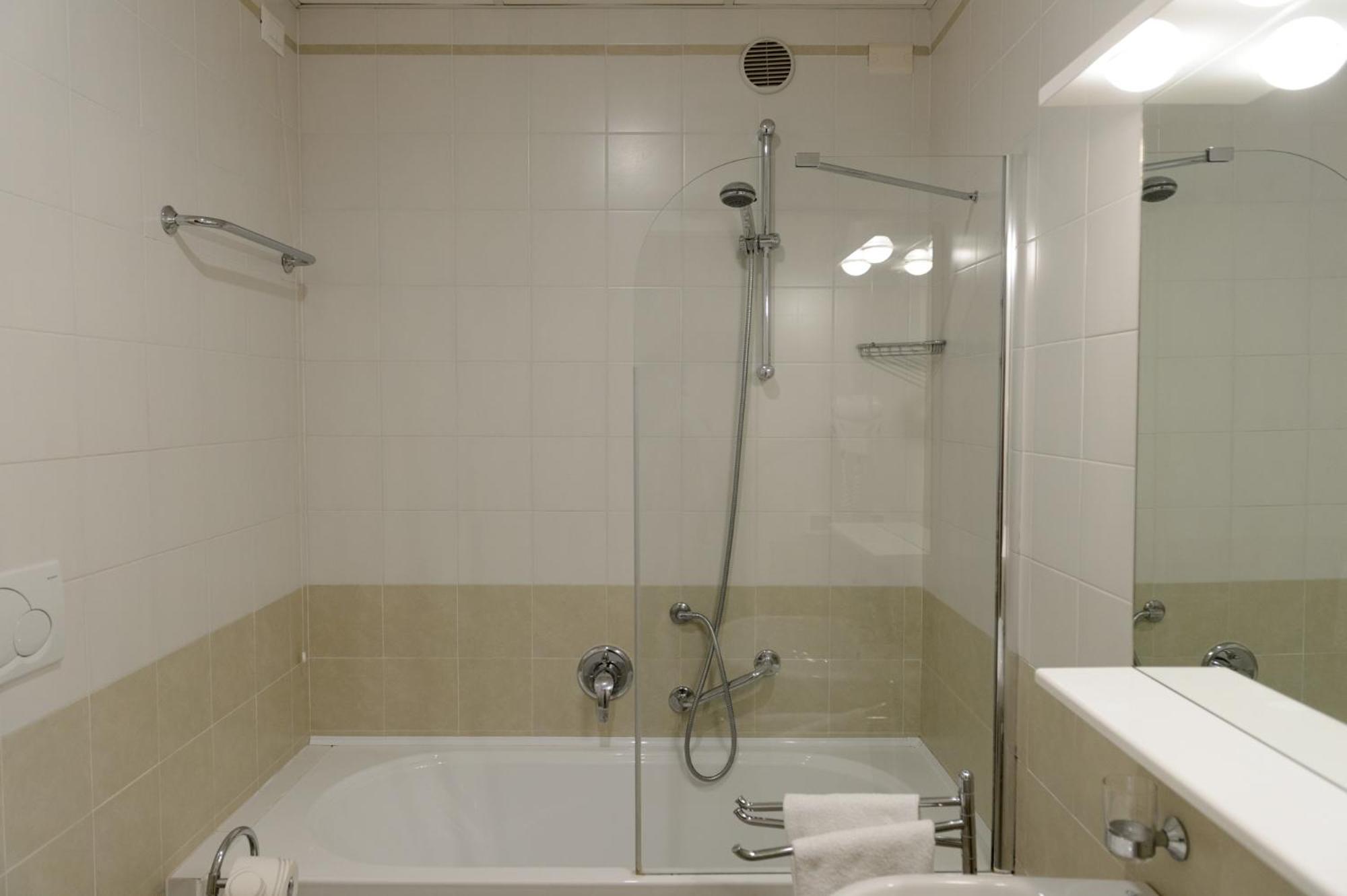 Double Room - Photo 4