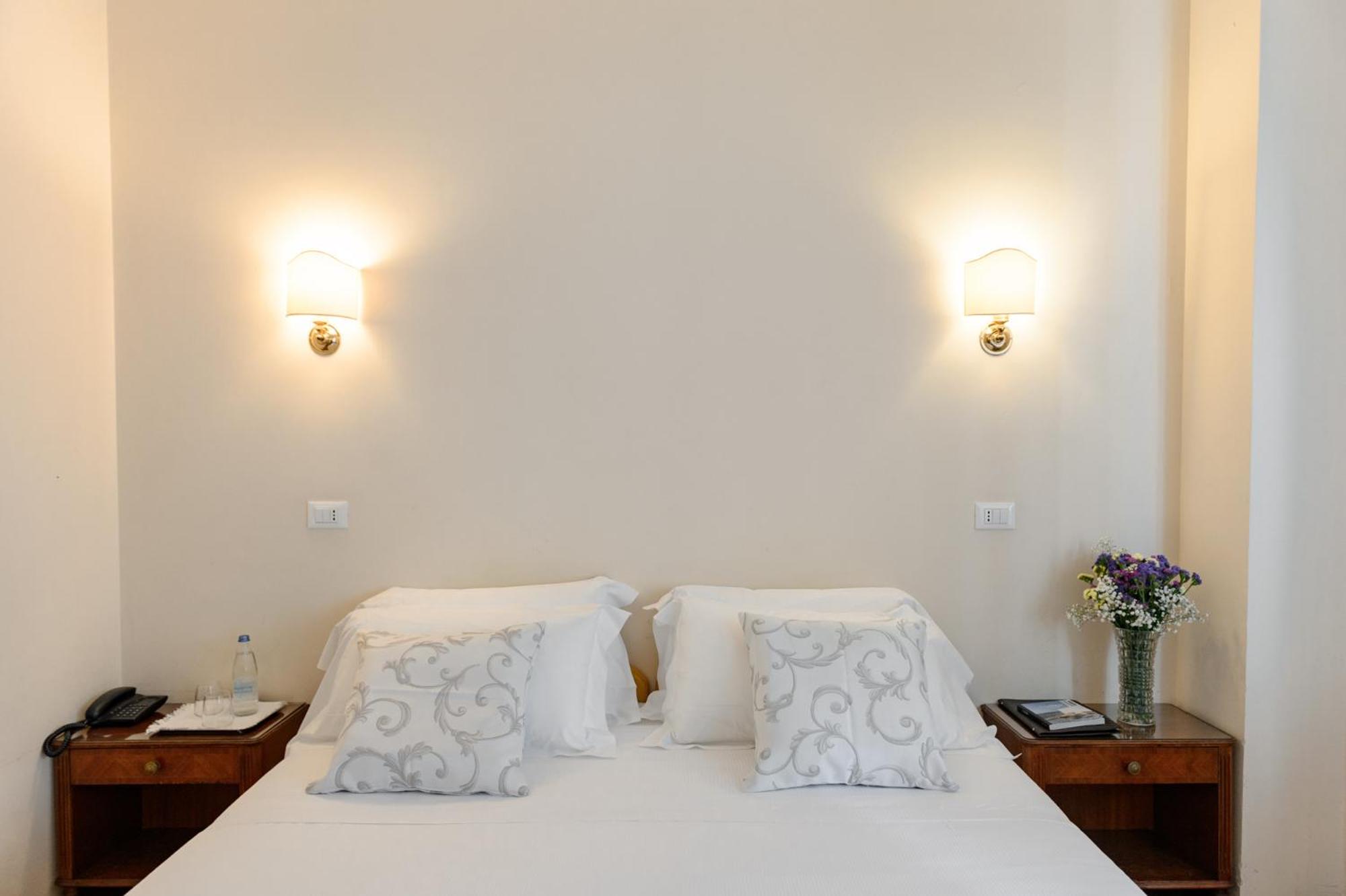 Double Room - Photo 14