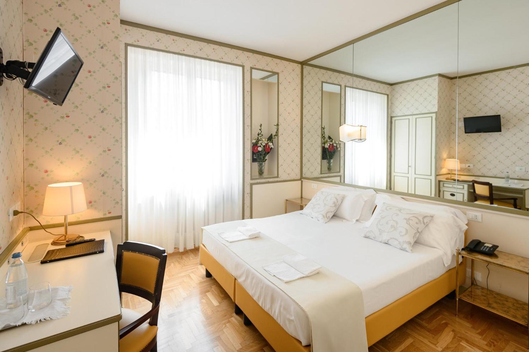 Double Room - Photo 1