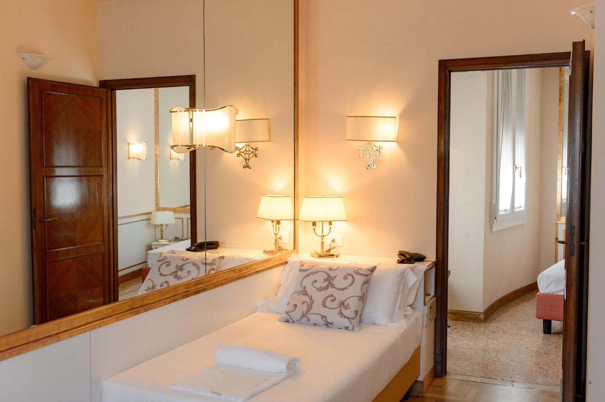 Triple Room - Photo 5
