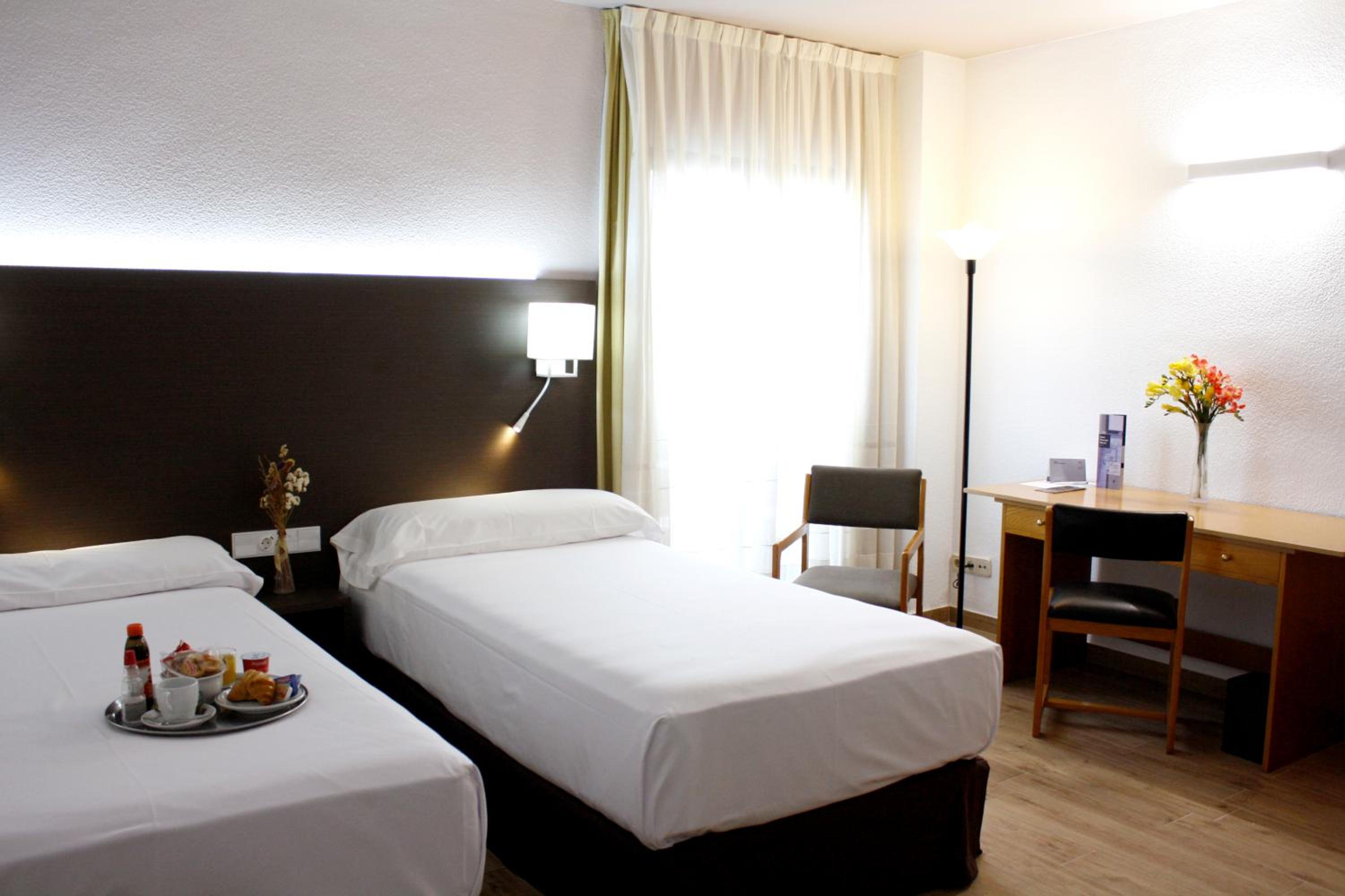 Standard Triple Room - Photo 1