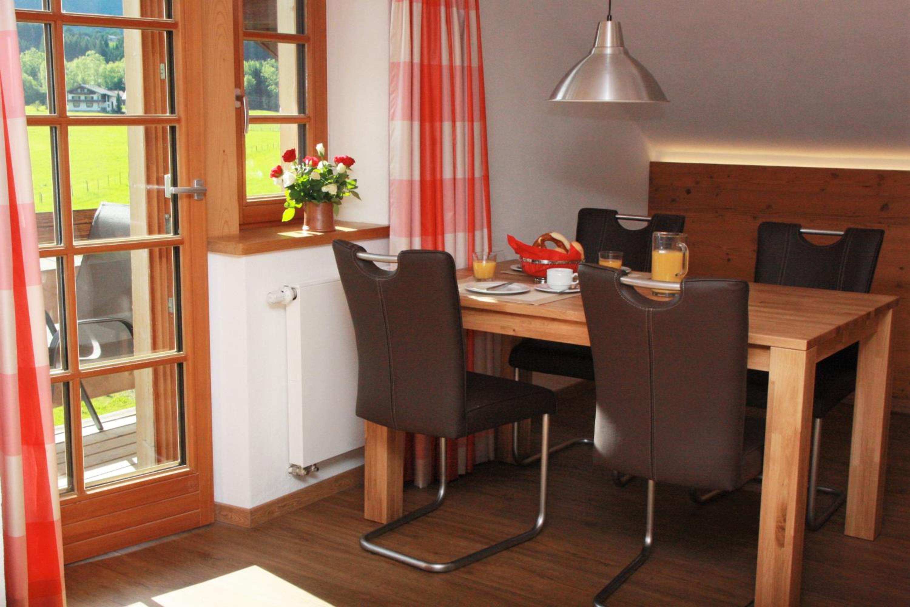 Apartment with Balcony photo 3