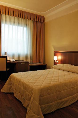 Double Room - Photo 5