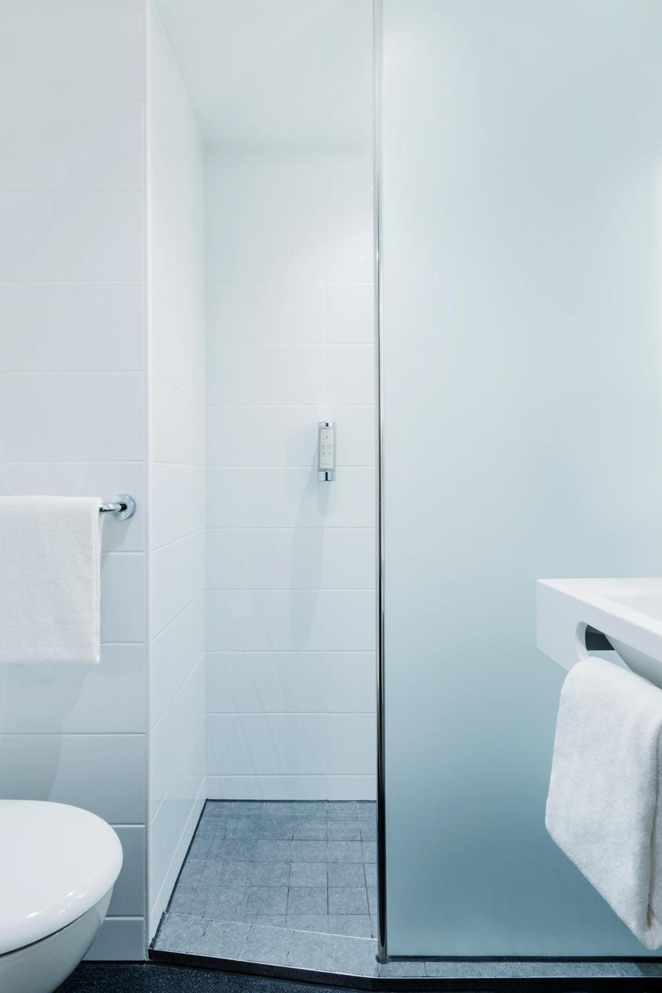 Double Room - Disability Access photo 3