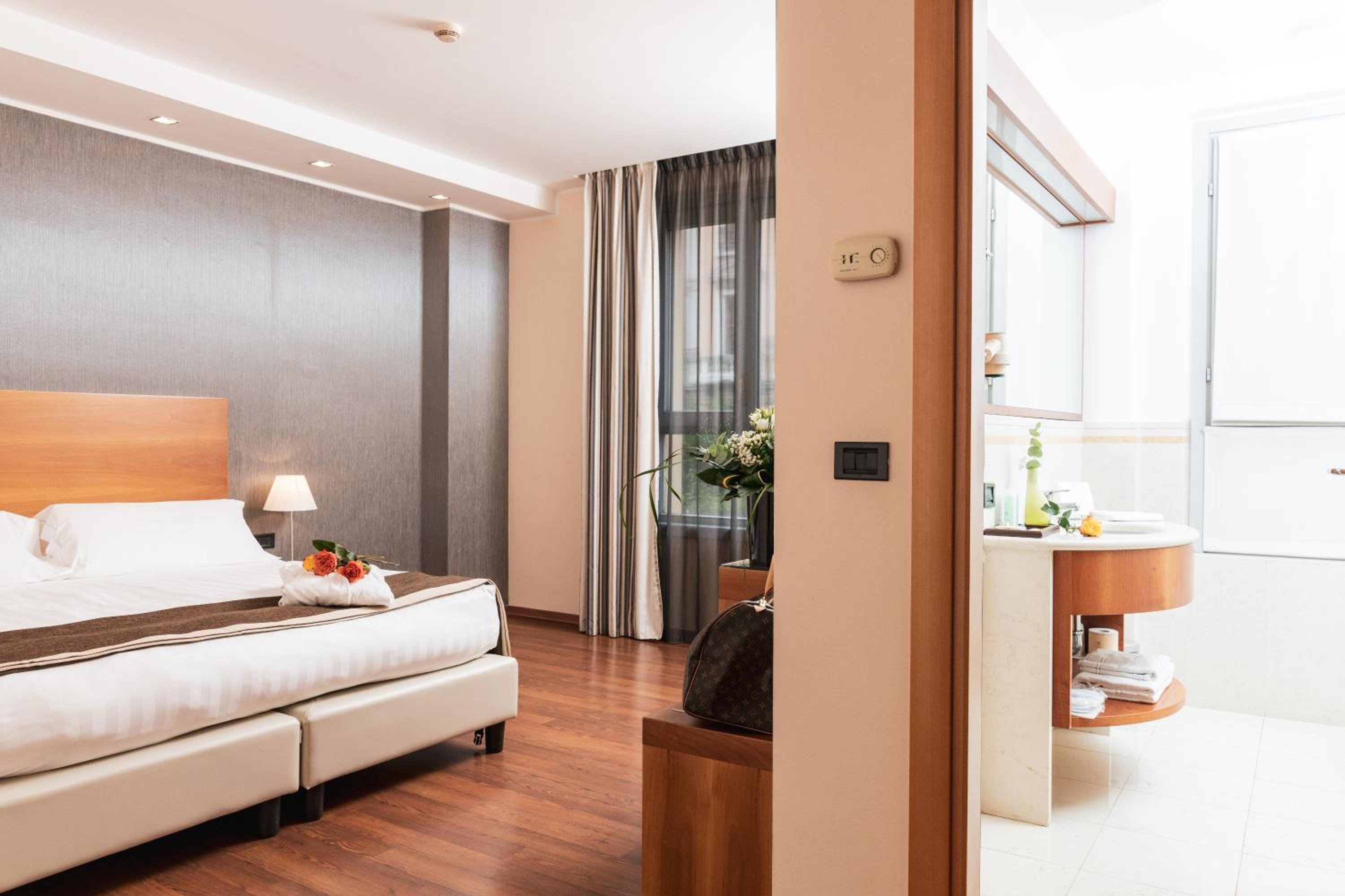 Superior Double or Twin Room - Photo 2