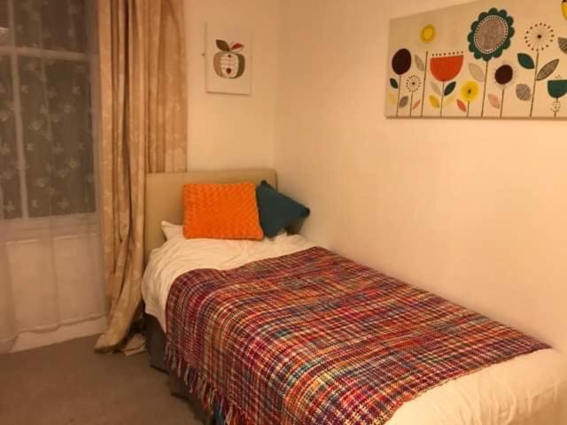 Single Room With Private Bathroom photo 2