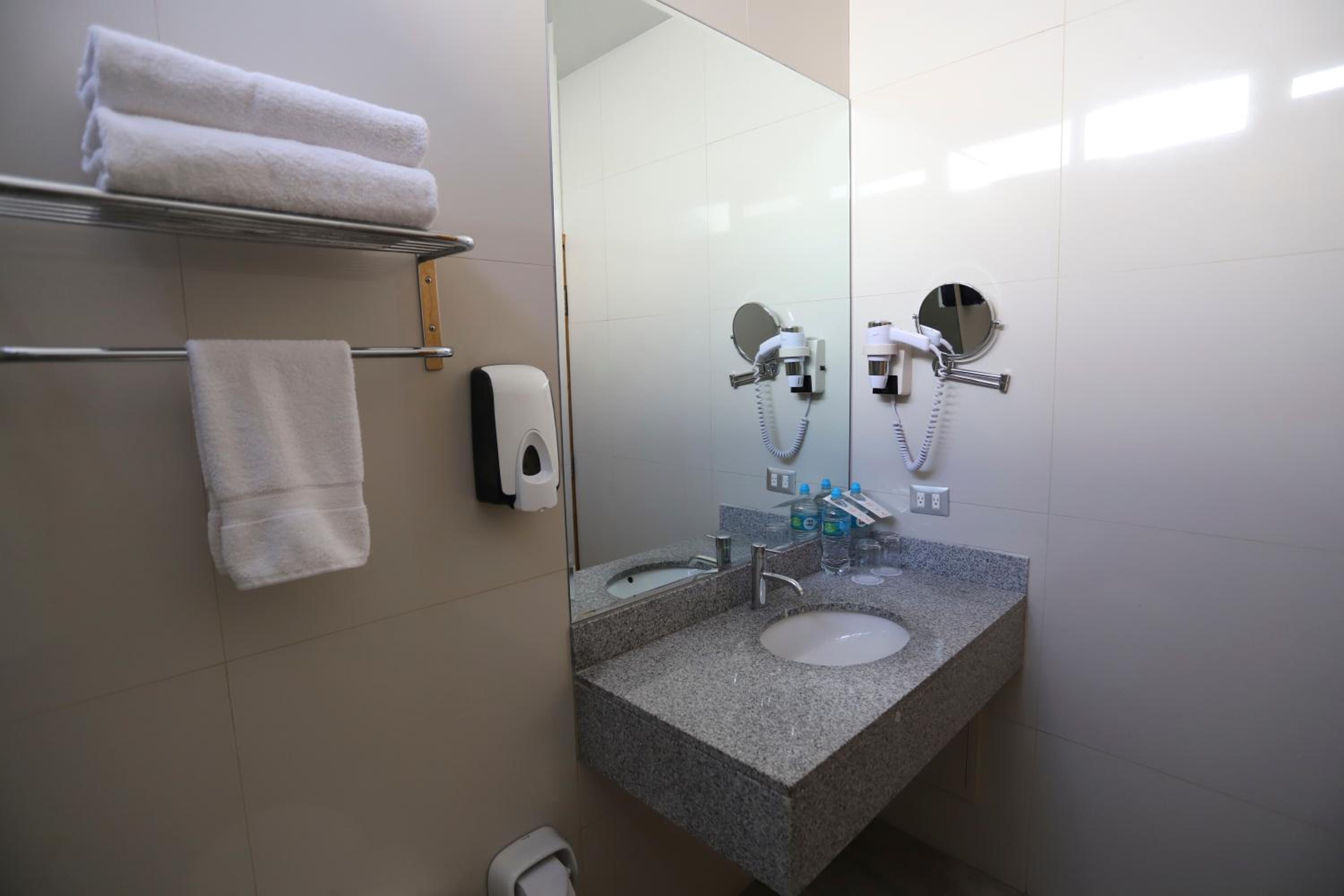 Superior Twin Room photo 3