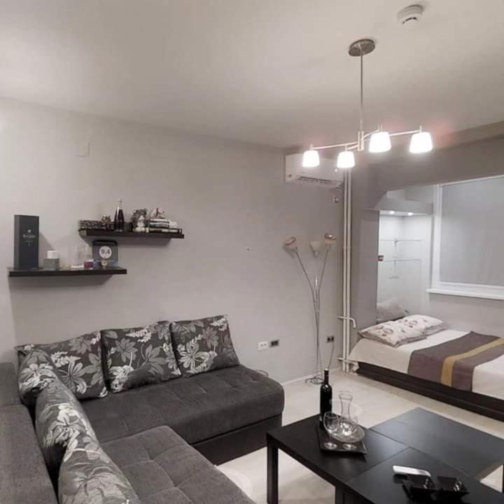 Apartment with Balcony photo 1