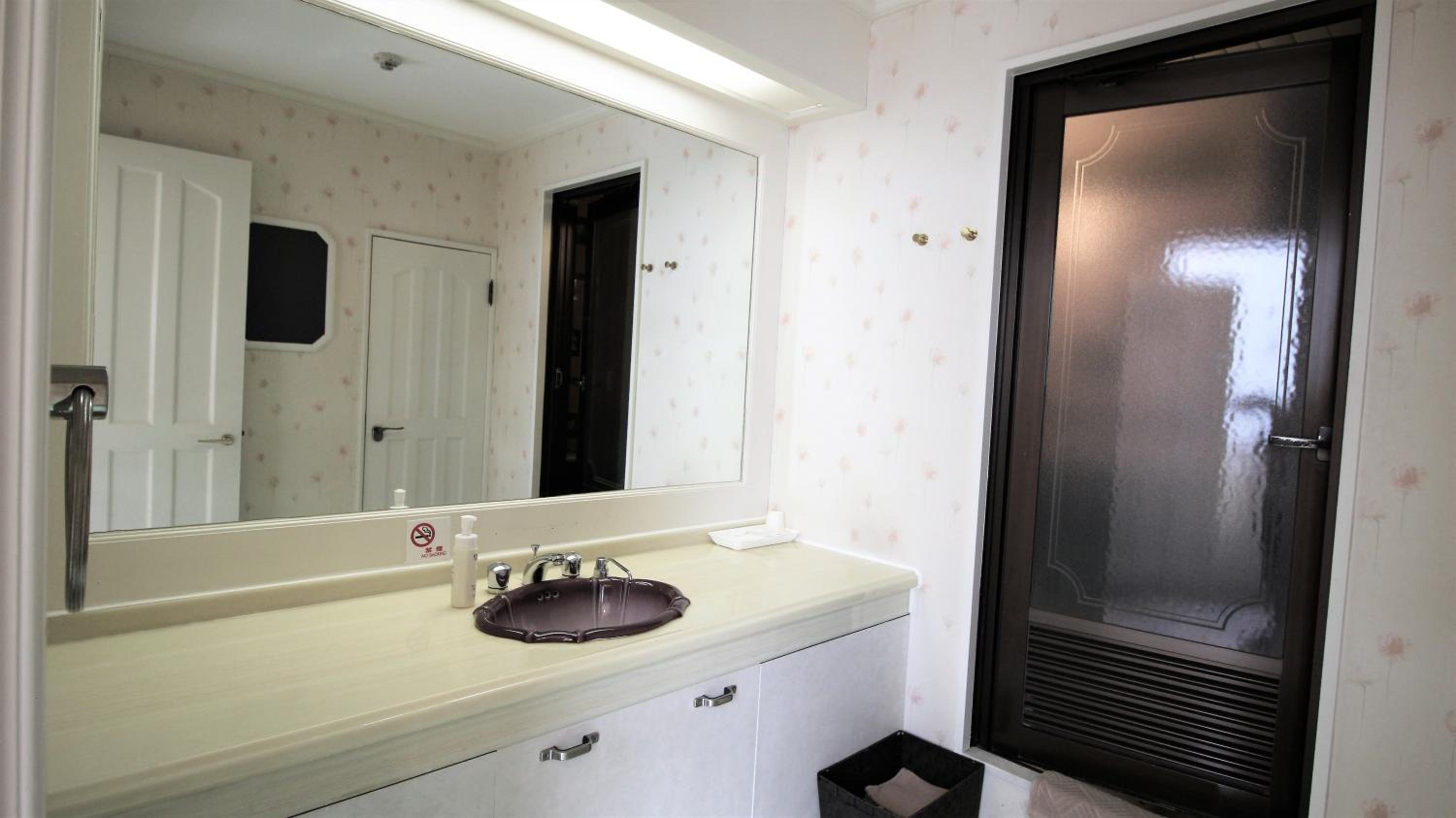 Double Room - Non Smoking photo 2