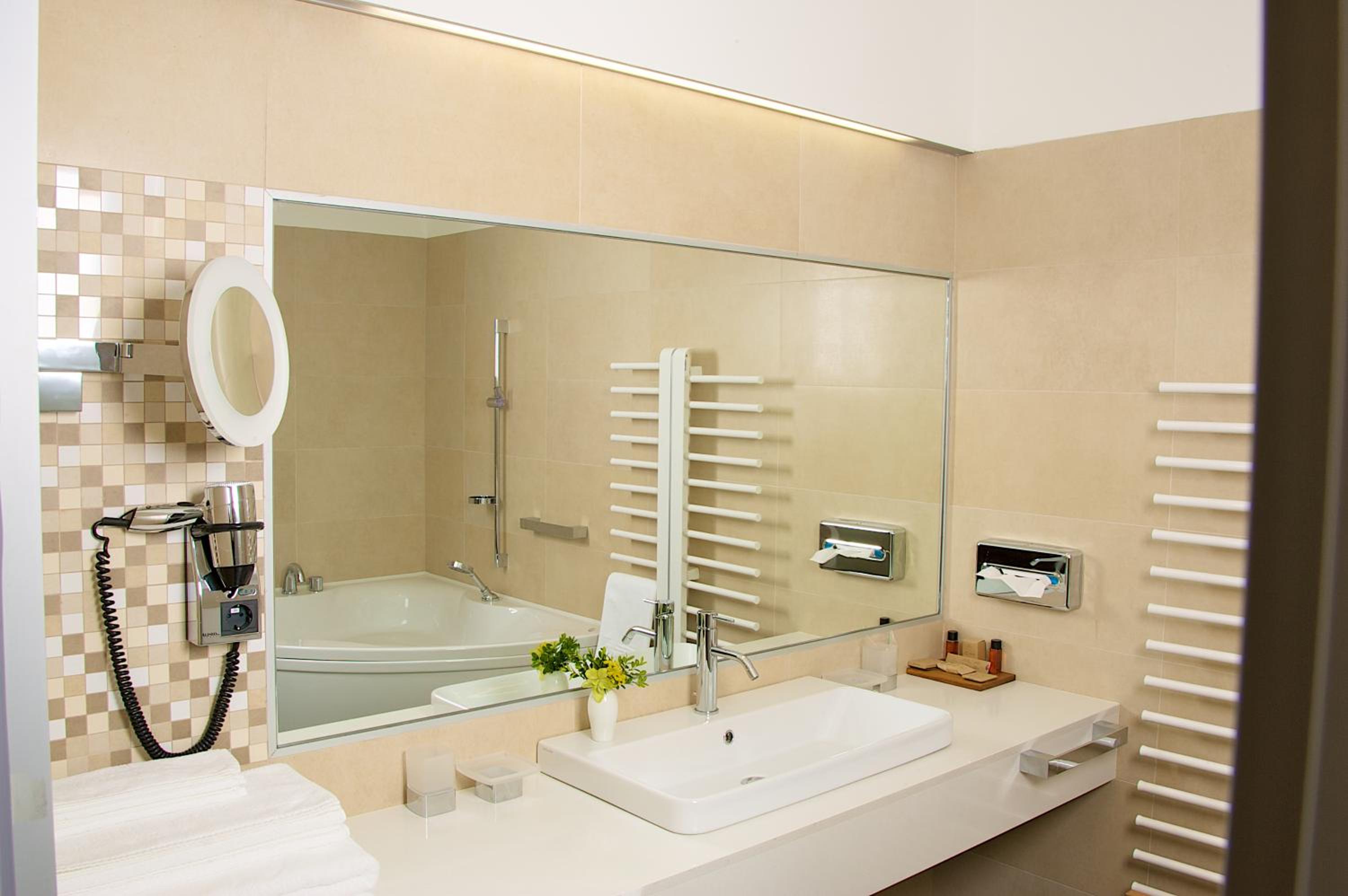 Double or Twin Room - Photo 3