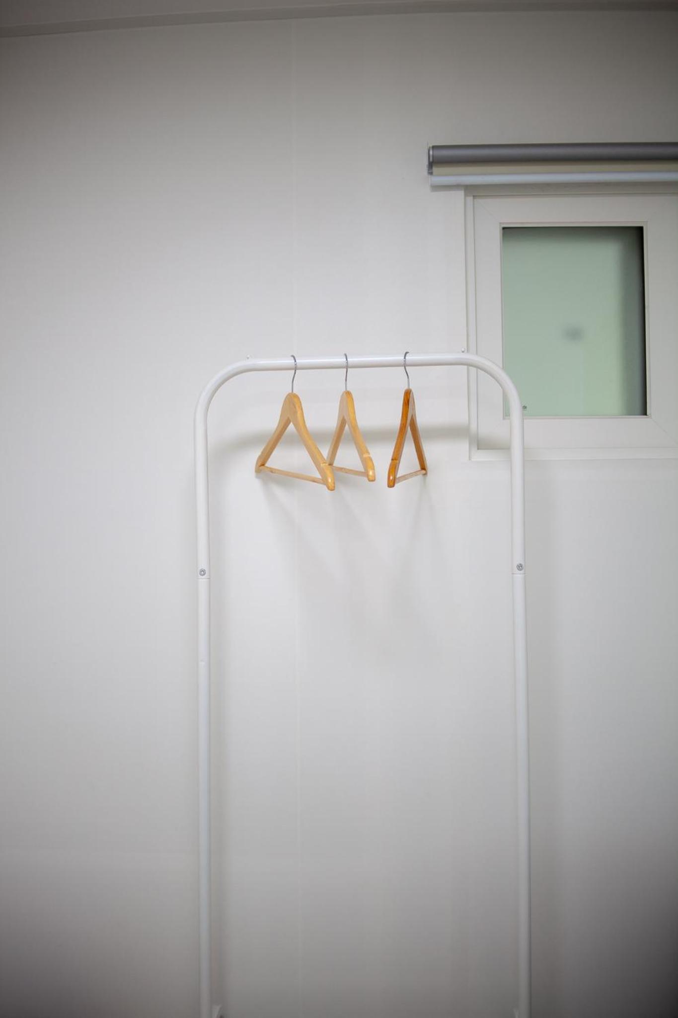 Twin Room - Photo 5