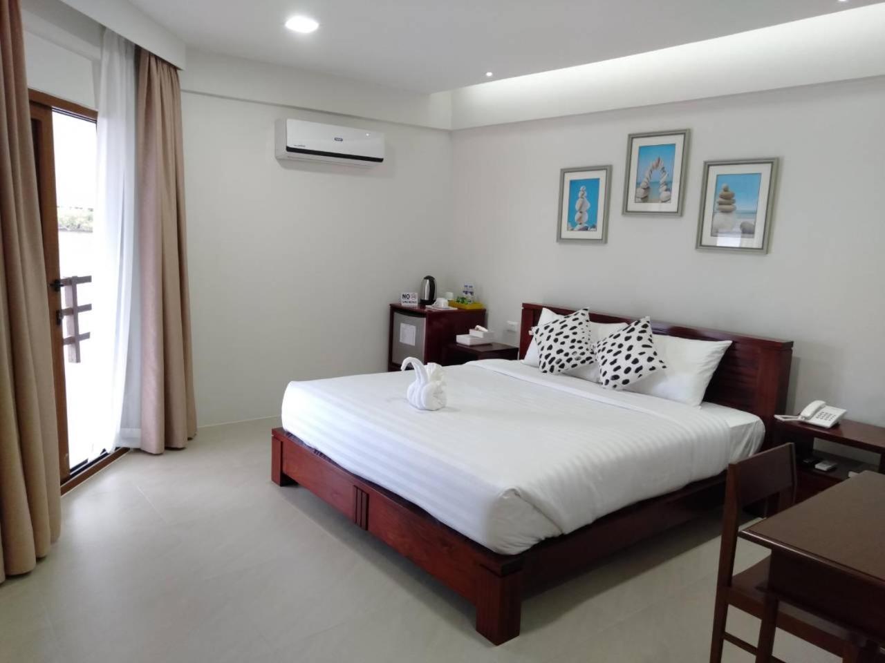 King Room with Sea View photo 2