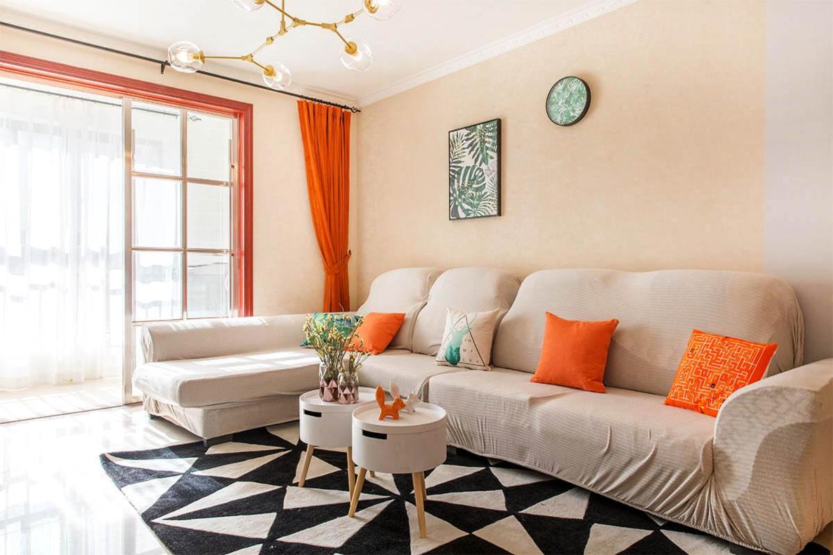 Apartment with Balcony photo 1