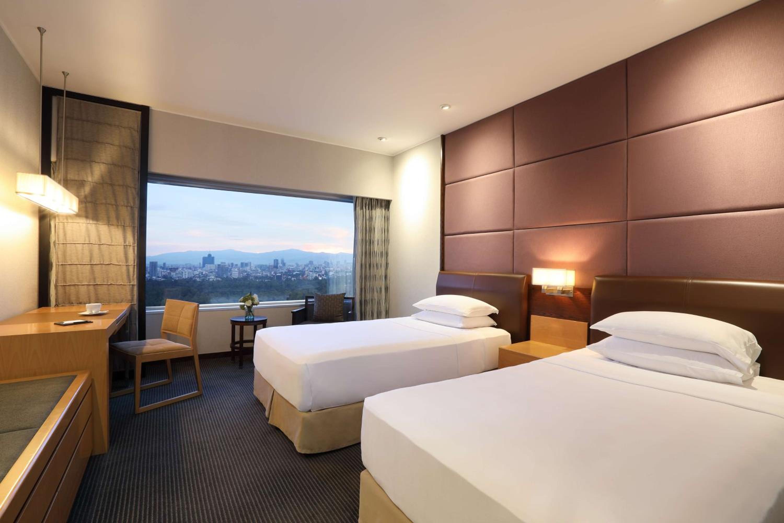 Twin Room - Photo 3