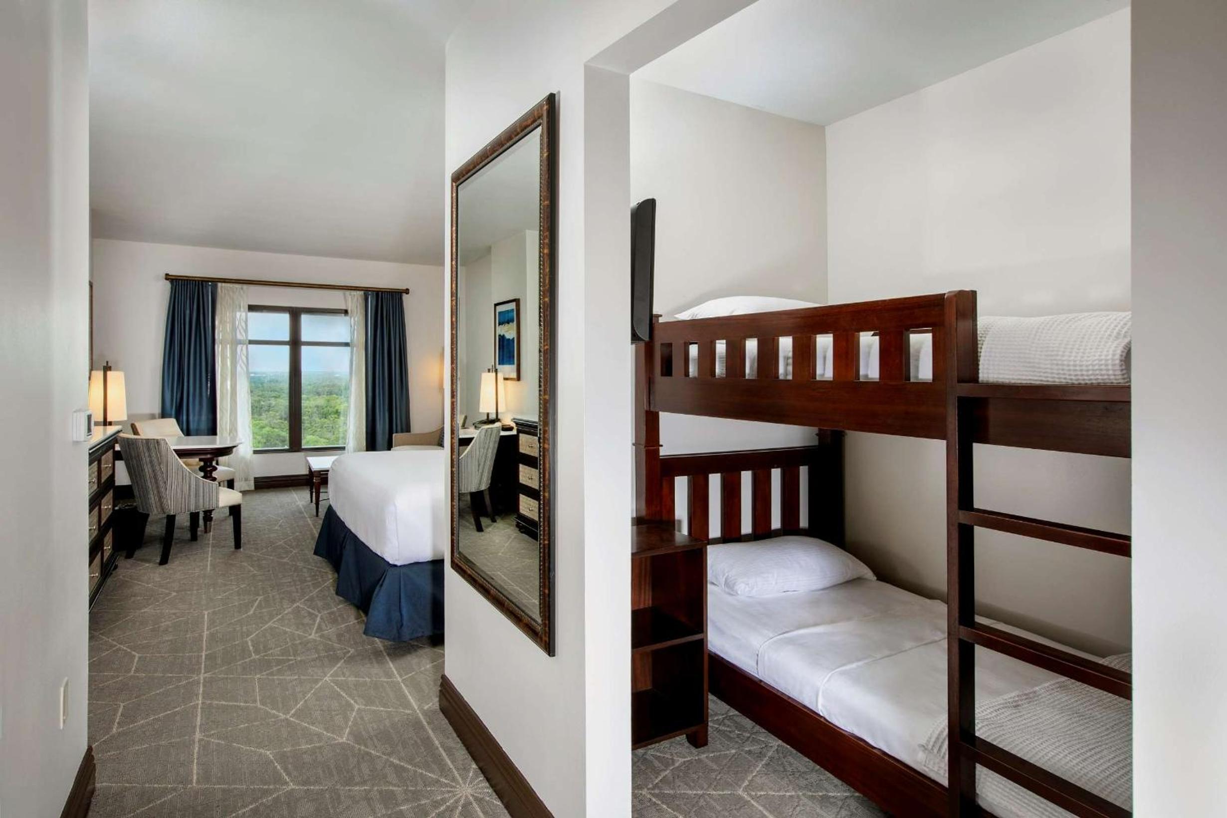 Family Room with Bunk Bed and King Bed - Non-Smoking photo 1