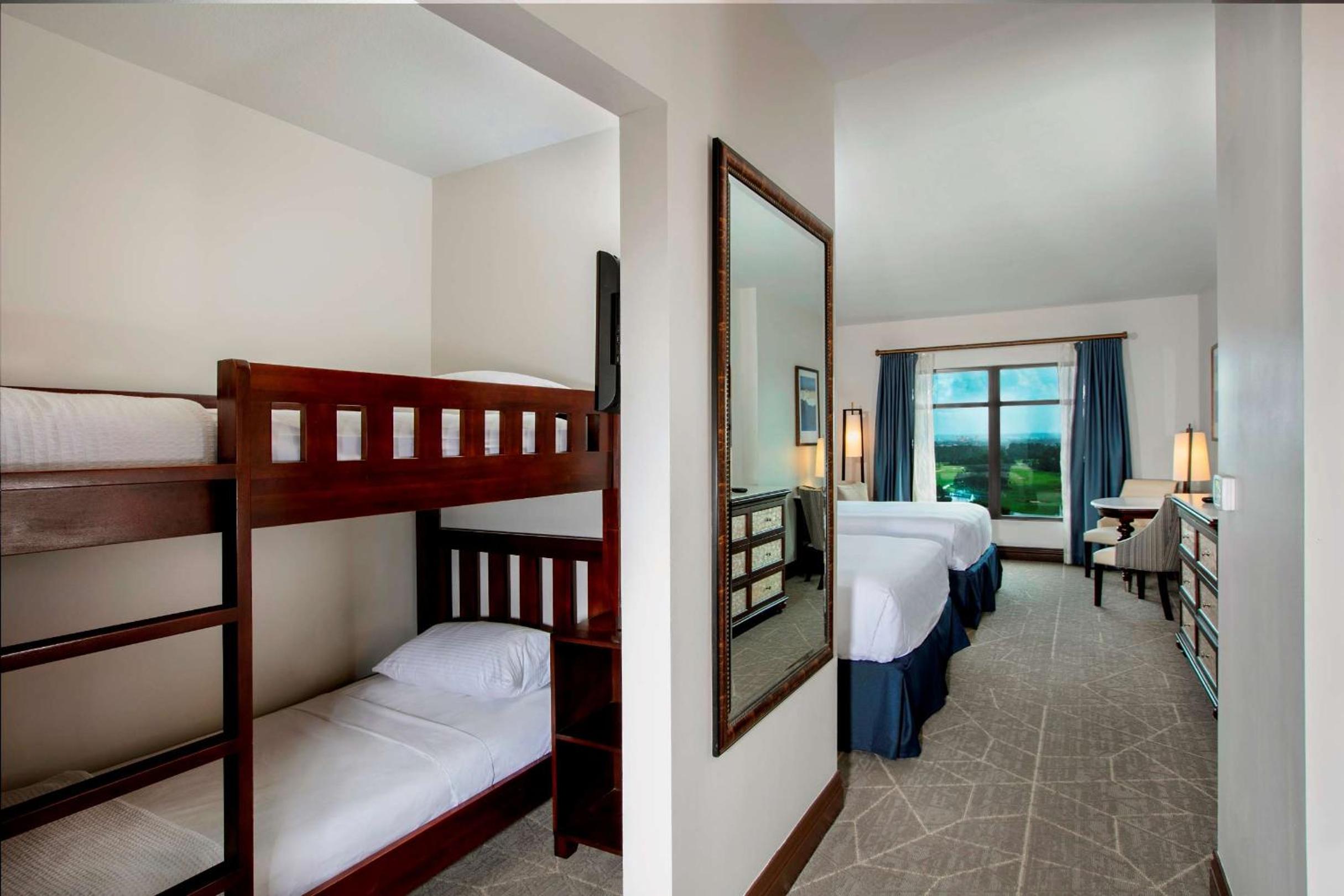 Family Room with Bunk Bed and 2 Queen Beds Non Smoking photo 1