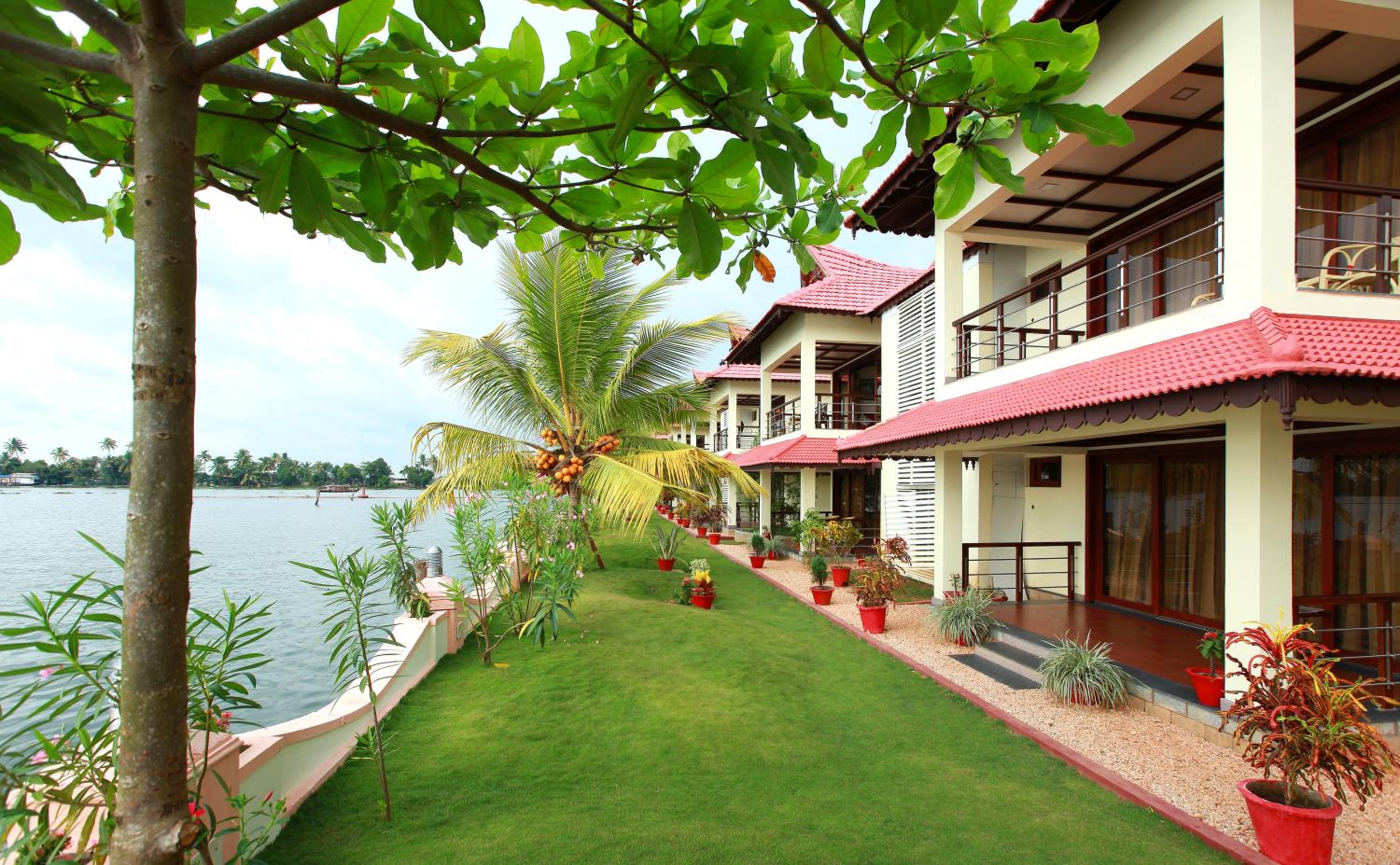 Lake View Suite with Balcony Lake View Suite with Balcony