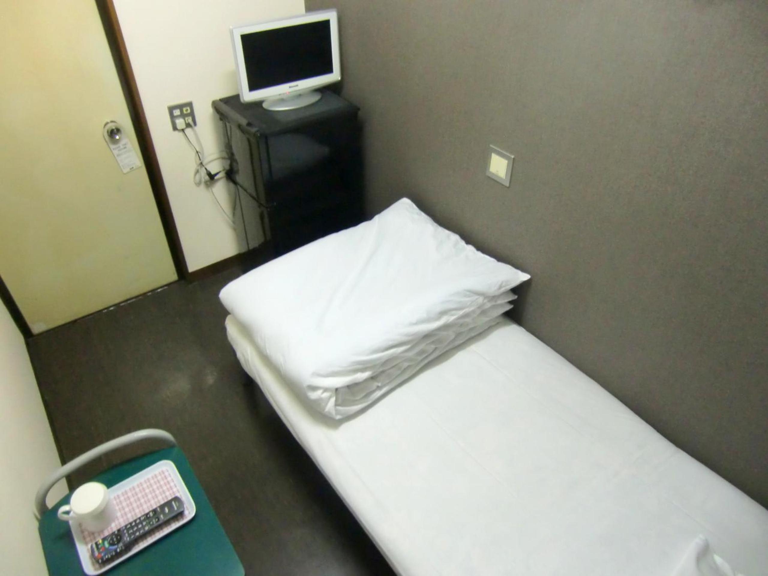Standard Single Room with Shared Bathroom photo 2