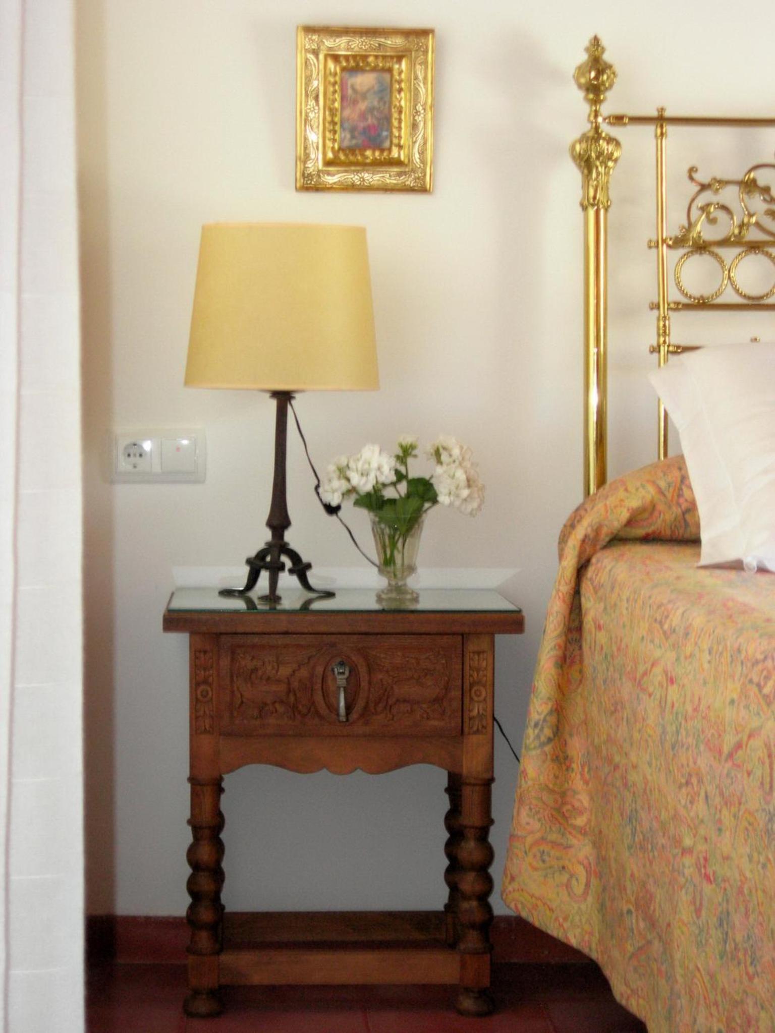 Classic Double or Twin Room - Photo 11
