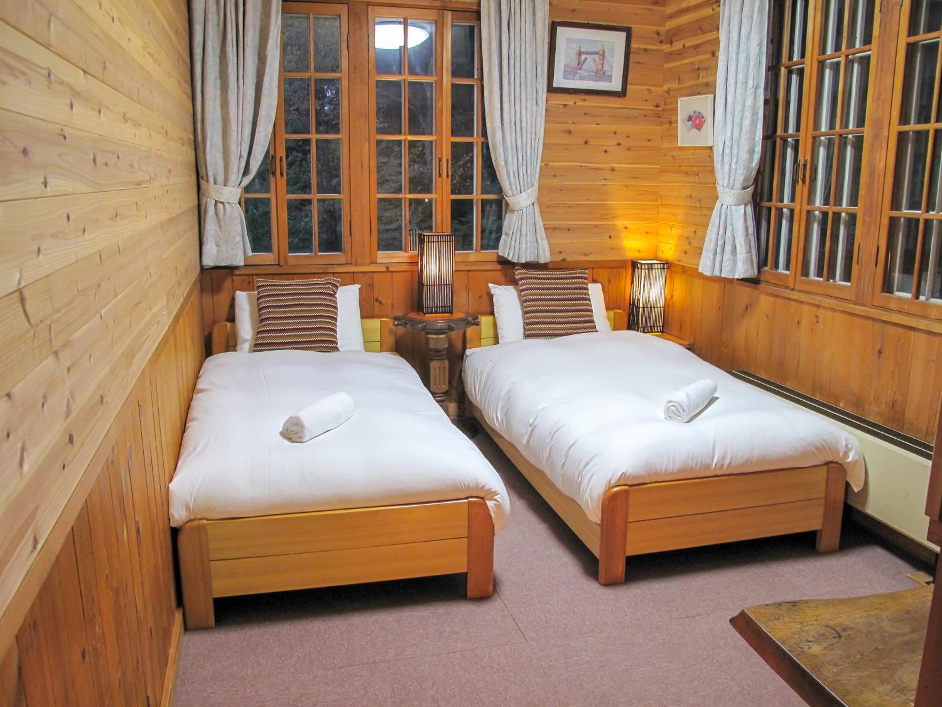 Double or Twin Room with Bathroom - Photo 1