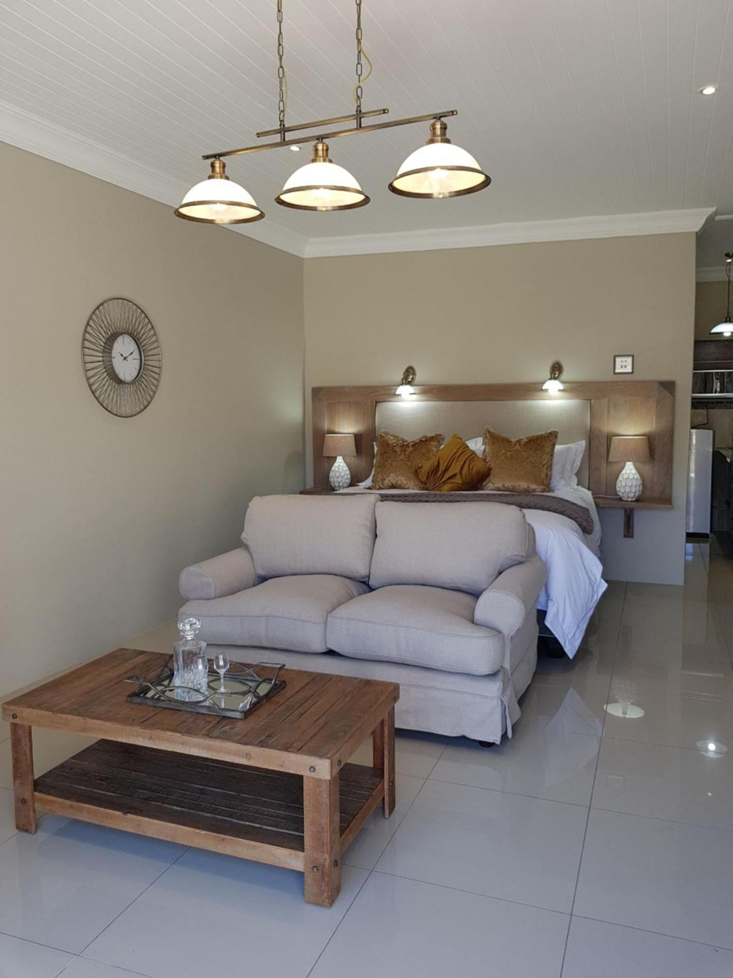 Deluxe King Suite photo 2
