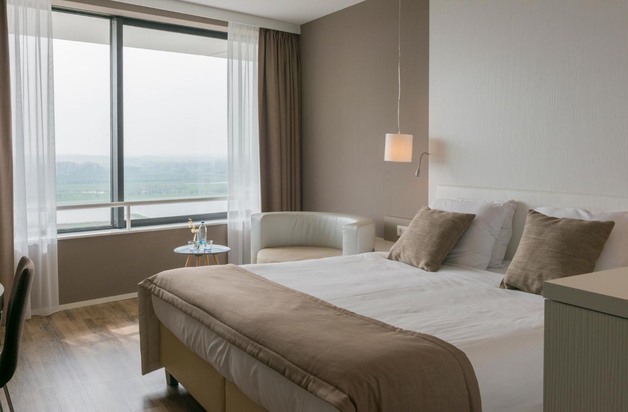 Deluxe Double Room with Shower and View