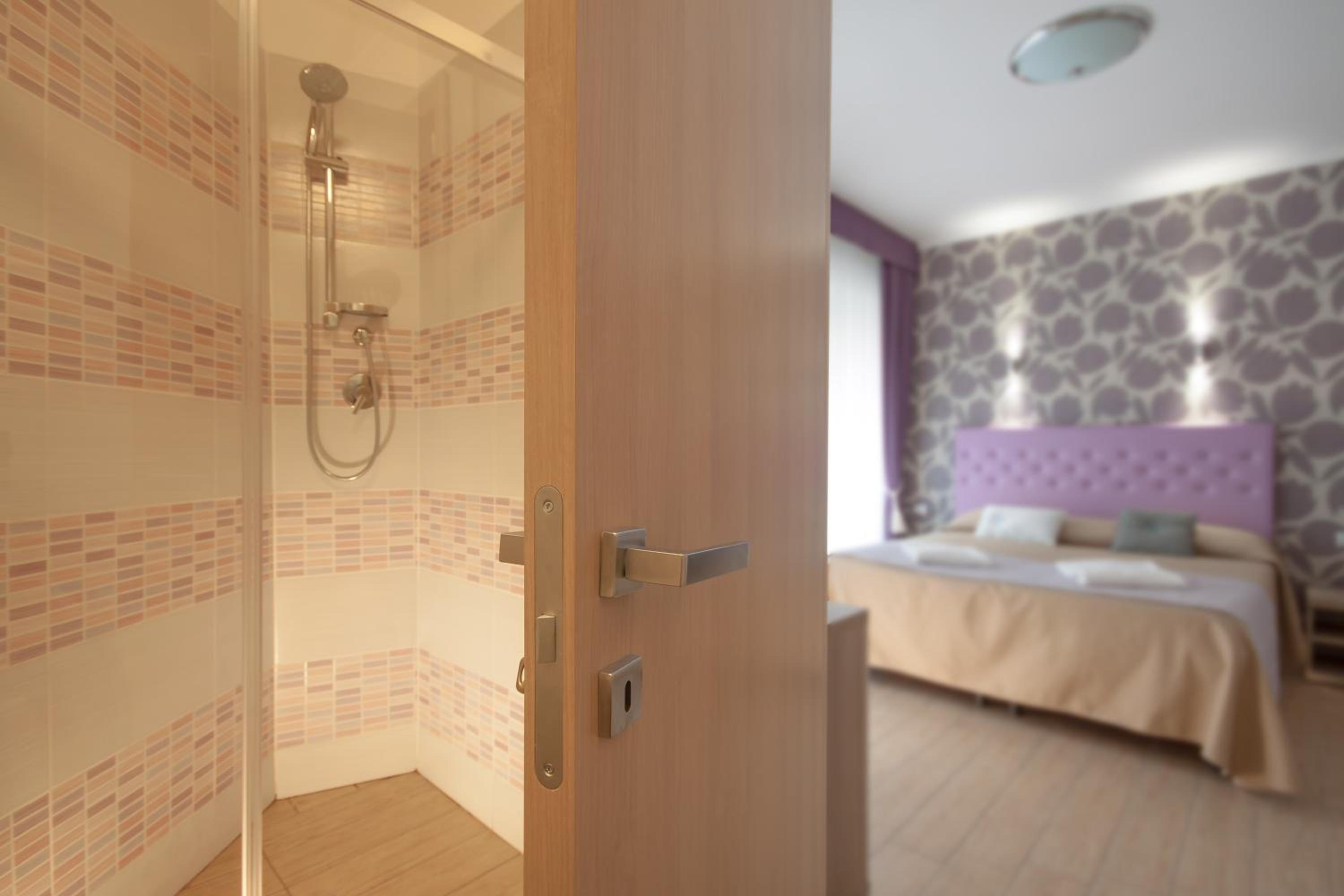 Double or Twin Room photo 3