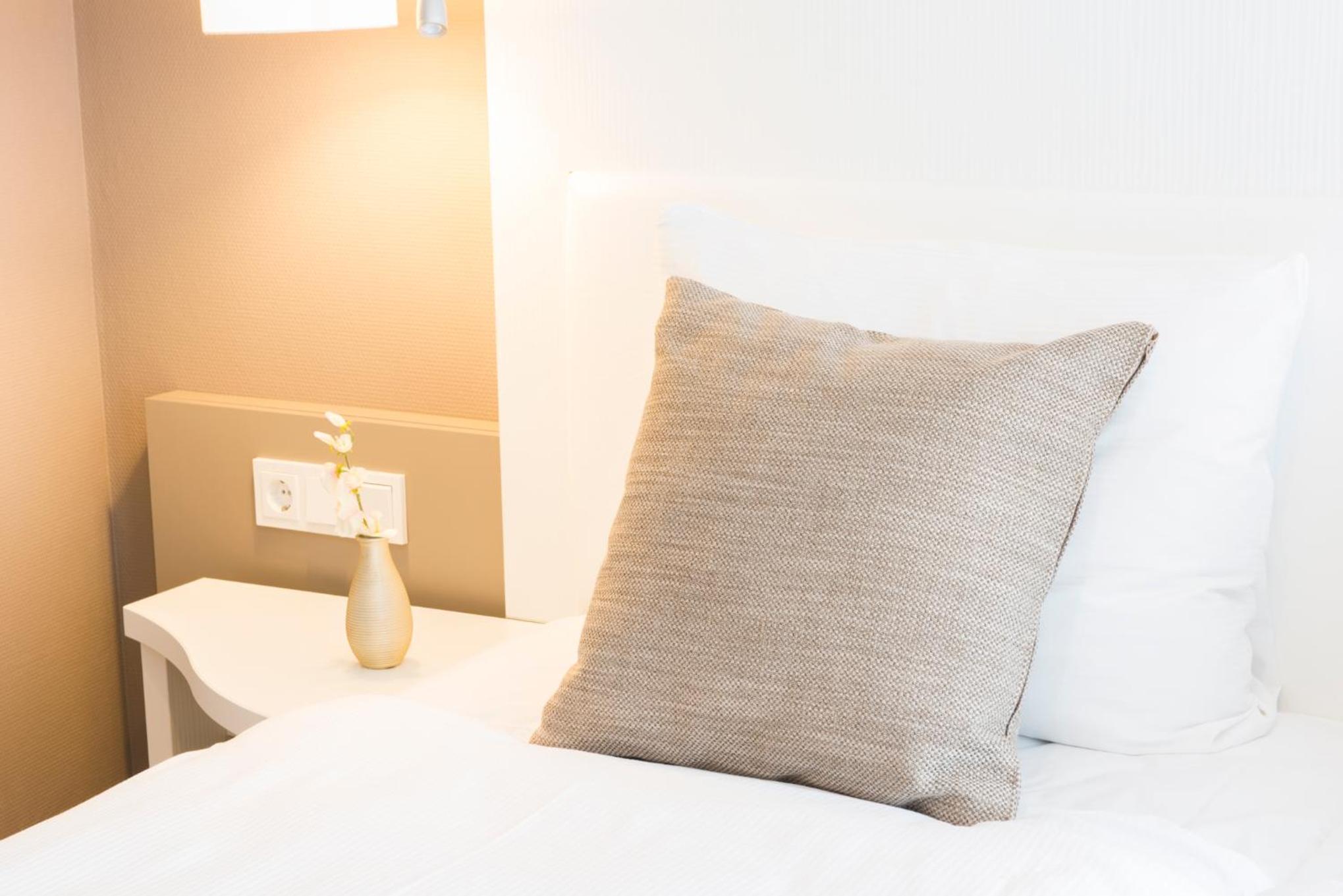 Deluxe Double Room with Bath and Shower photo 2