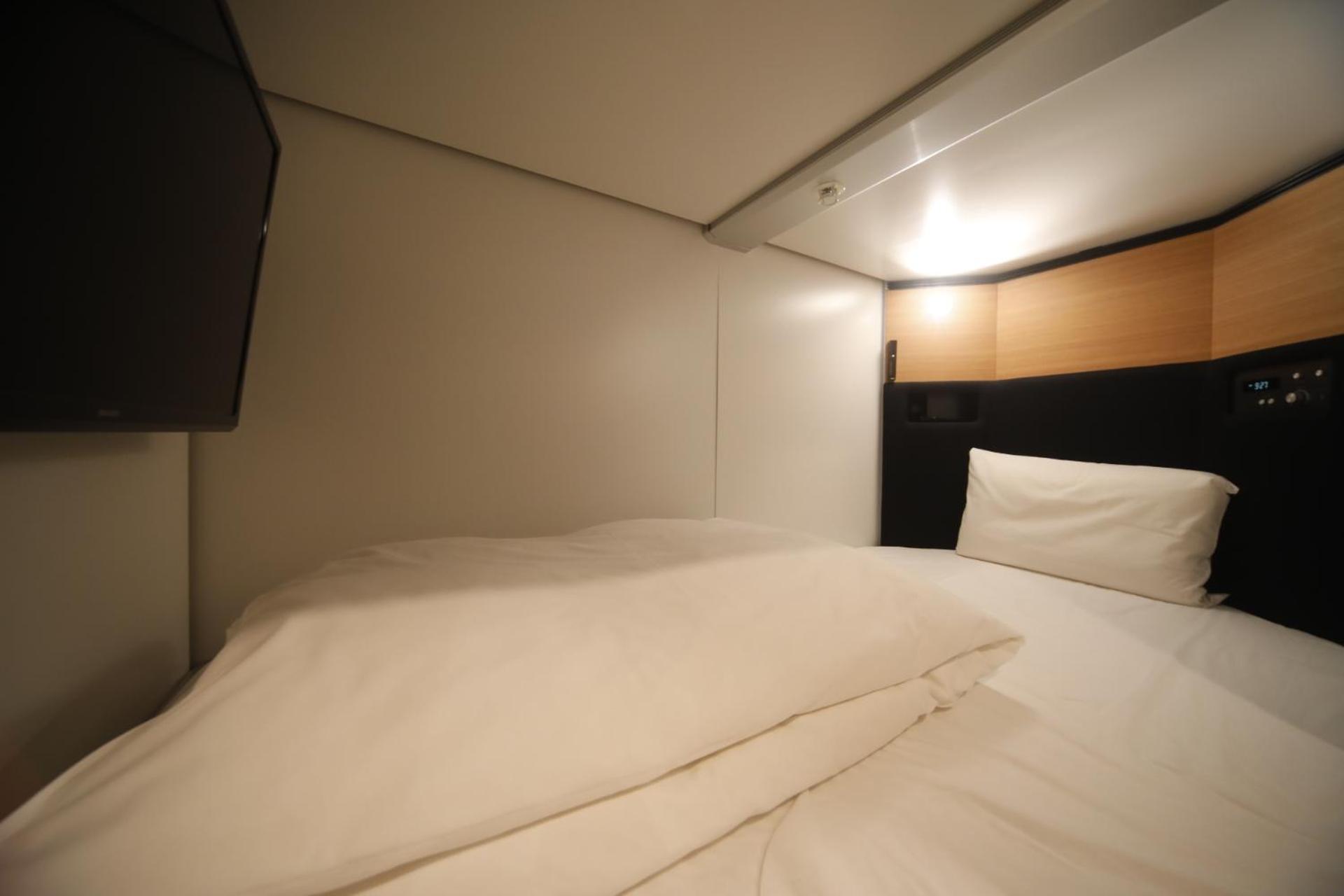 Single Bed in Male Dormitory Room - Check-in after 5:00PM Check-out before 10:00AM