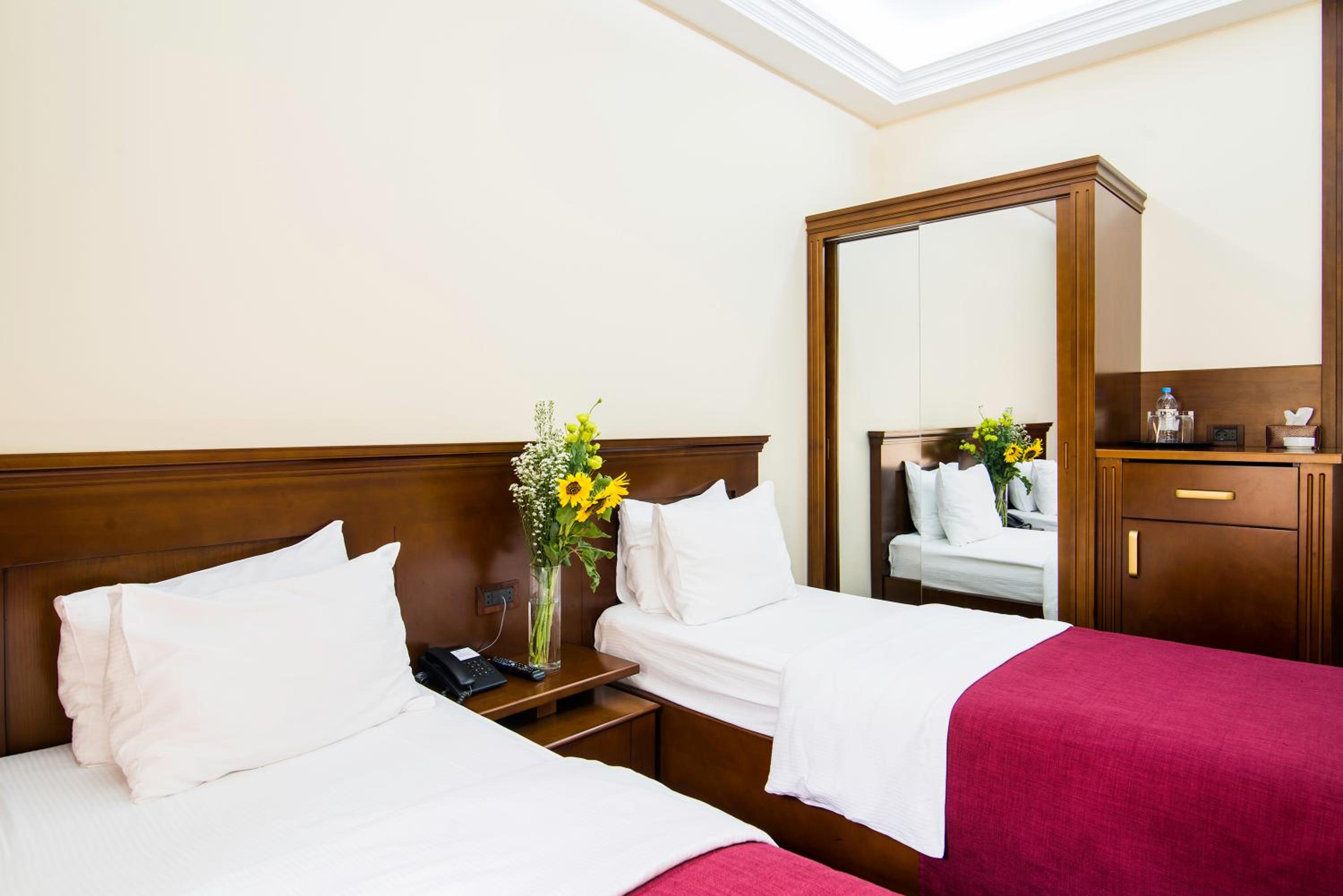 Standard Twin Room photo 2
